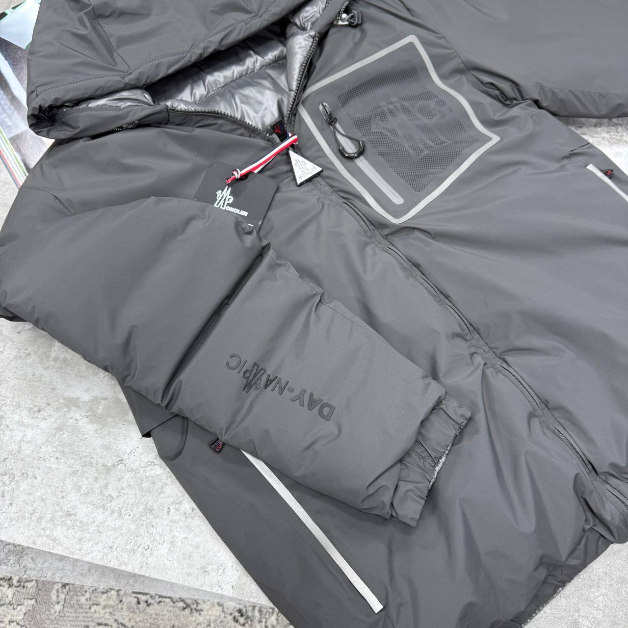 Moncler Grenoble Bergun Reversible Down Jacket Men's Women's in Different Colors Reps UK Sale Best Quality AAA Replica