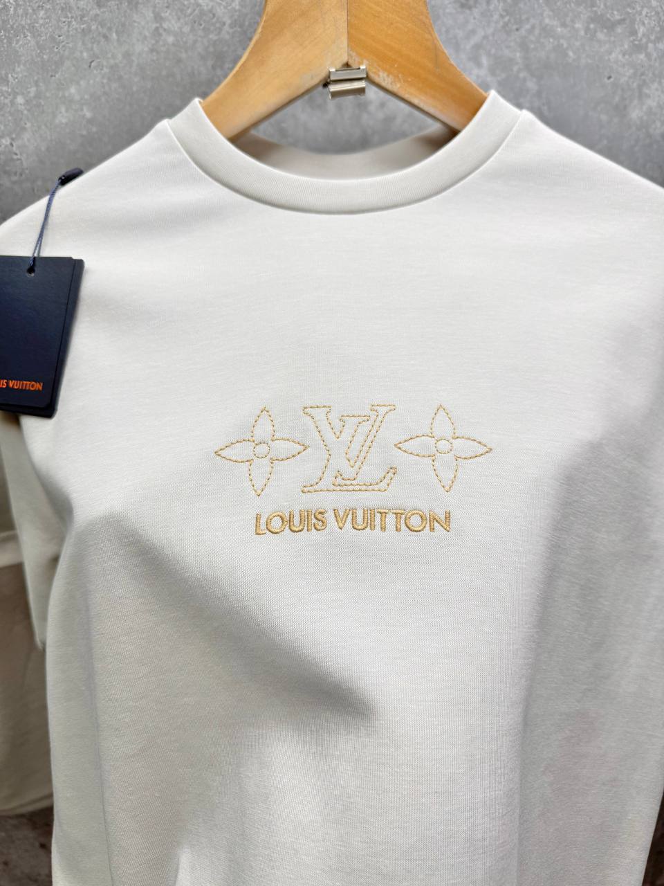 Louis Vuitton Herren Men's T-Shirts & Shorts Set in 2 Colors Reps UK Best Quality Sale AAA Replica