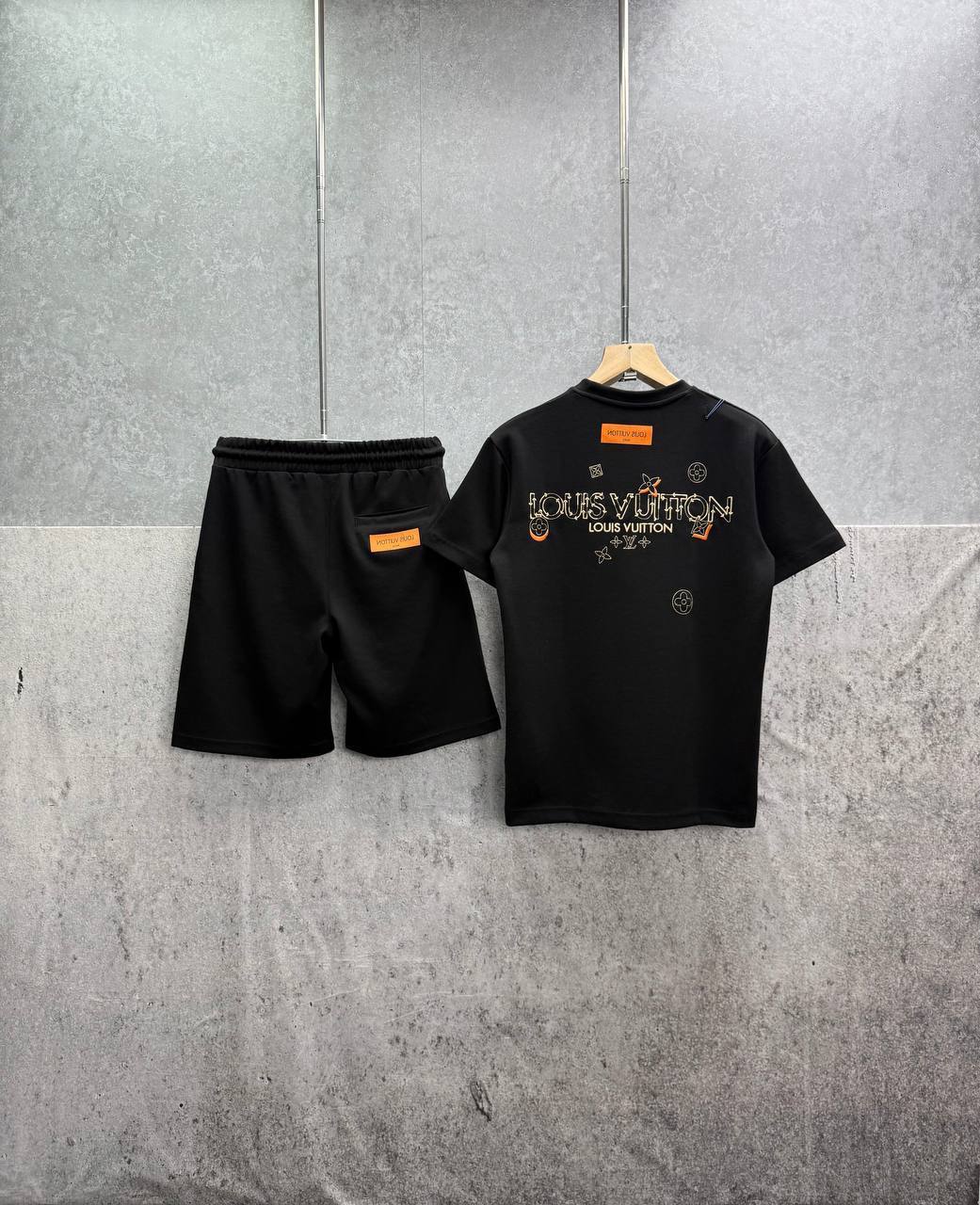 Louis Vuitton Herren Men's T-Shirts & Shorts Set in 2 Colors Reps UK Best Quality Sale AAA Replica