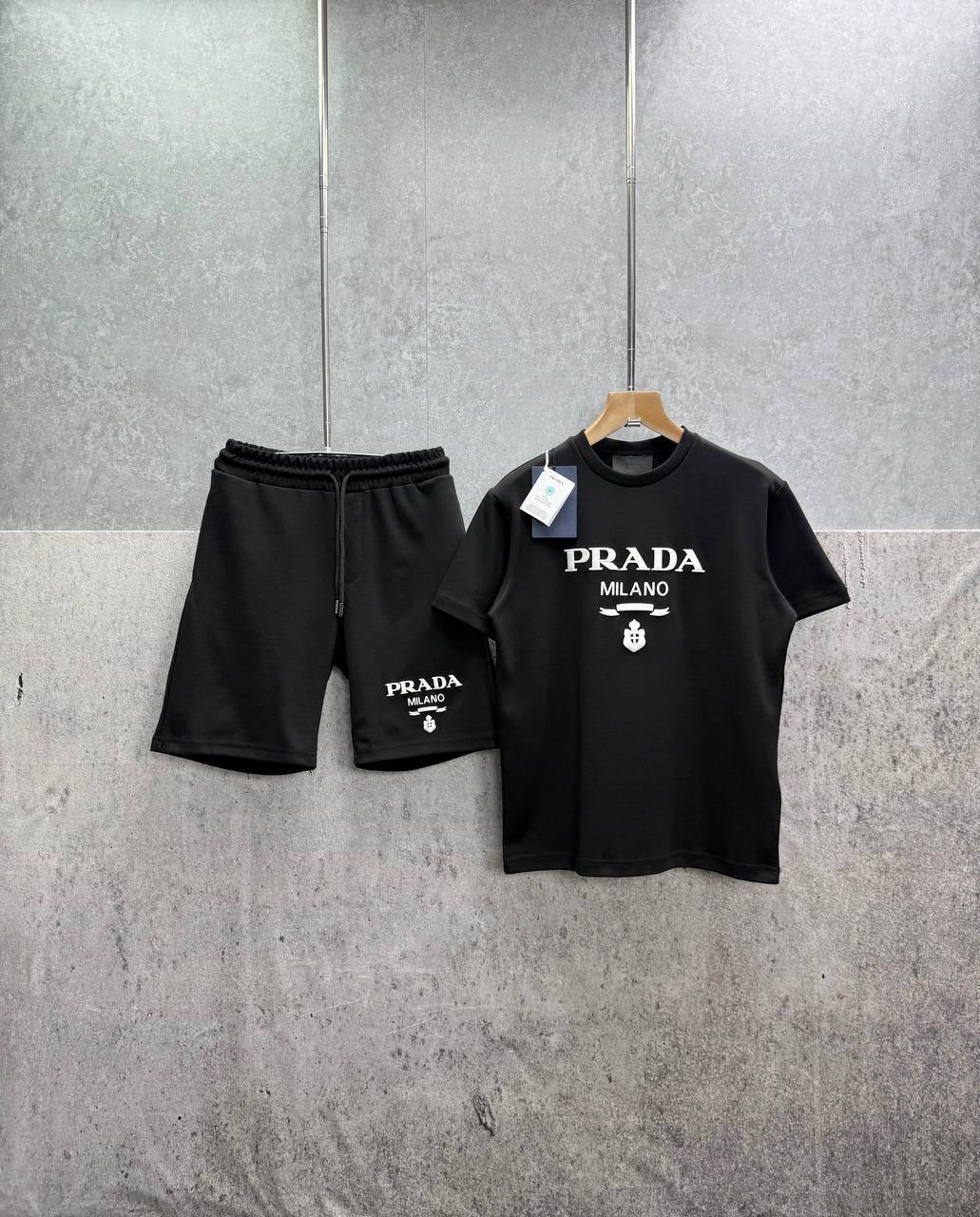 Prada Milano Logo Print Men's T-Shirts & Shorts Set in Different Colors Reps UK Best Quality Sale AAA Replica
