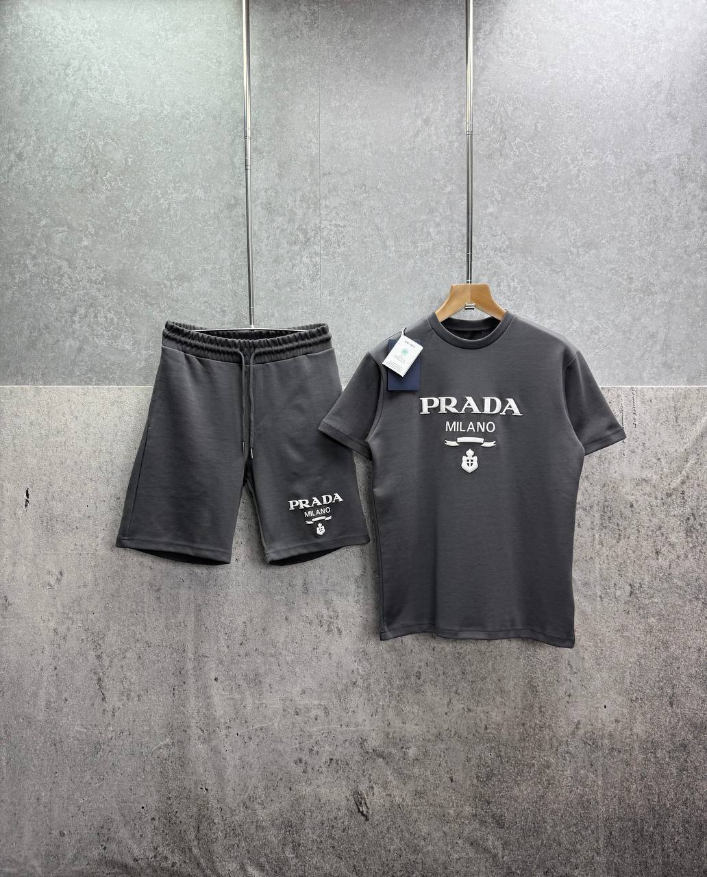 Prada Milano Logo Print Men's T-Shirts & Shorts Set in Different Colors Reps UK Best Quality Sale AAA Replica