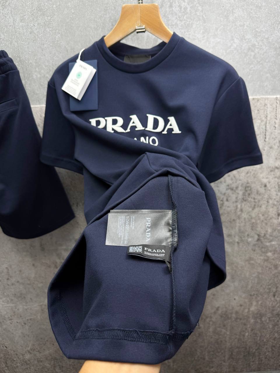 Prada Milano Logo Print Men's T-Shirts & Shorts Set in Different Colors Reps UK Best Quality Sale AAA Replica