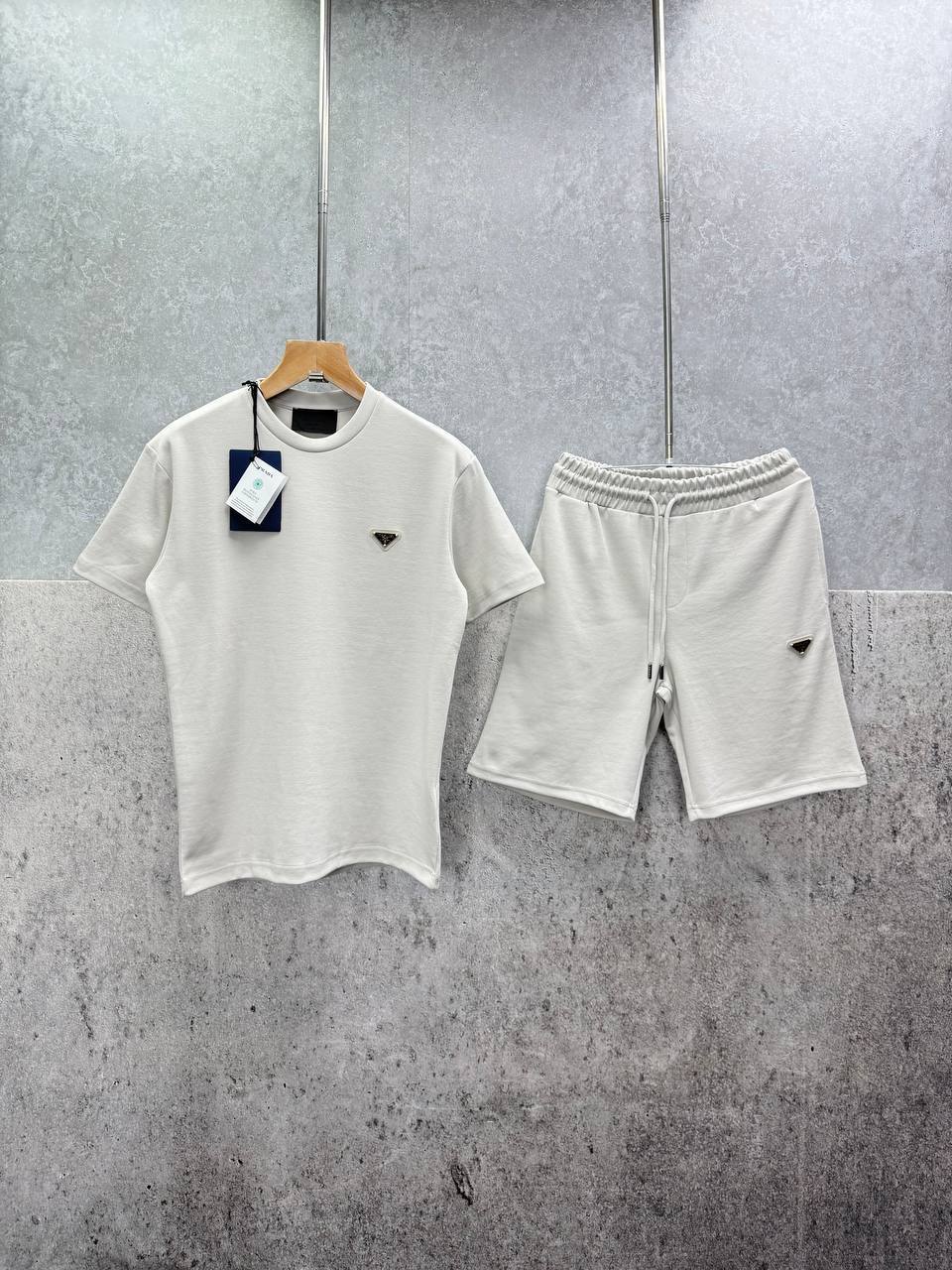 Prada Triangle-Logo Men's T-Shirts & Shorts Set in Different Colors Reps UK Best Quality Sale AAA Replica