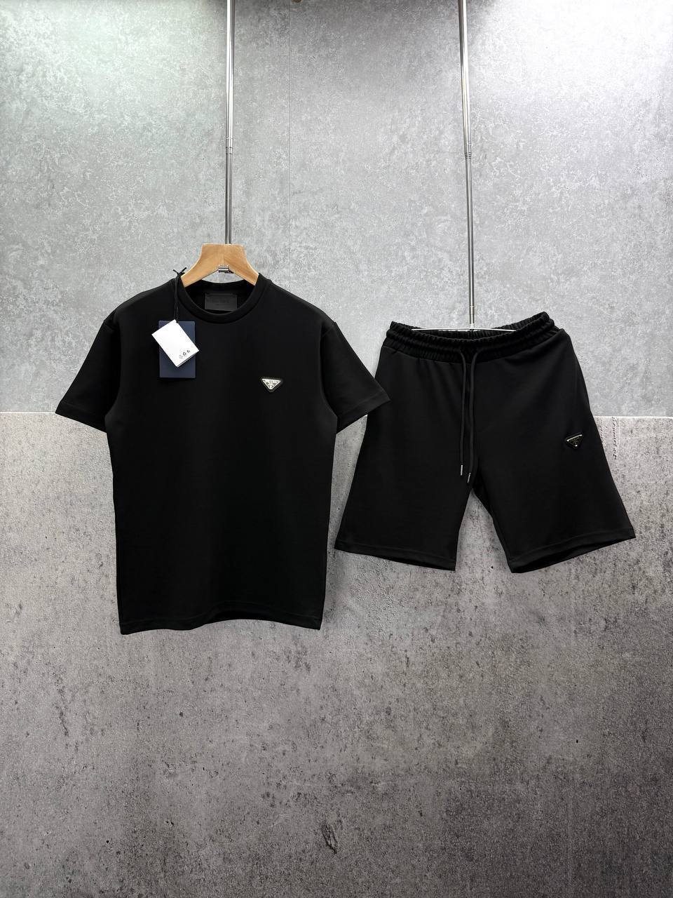 Prada Triangle-Logo Men's T-Shirts & Shorts Set in Different Colors Reps UK Best Quality Sale AAA Replica