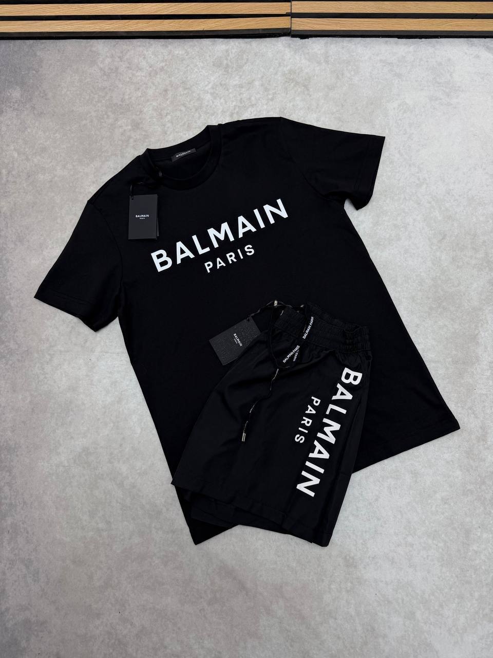Balmain Paris Classic Logo Print Men's T-Shirts & Shorts Set in Different Colors Reps UK Best Quality Sale AAA Replica