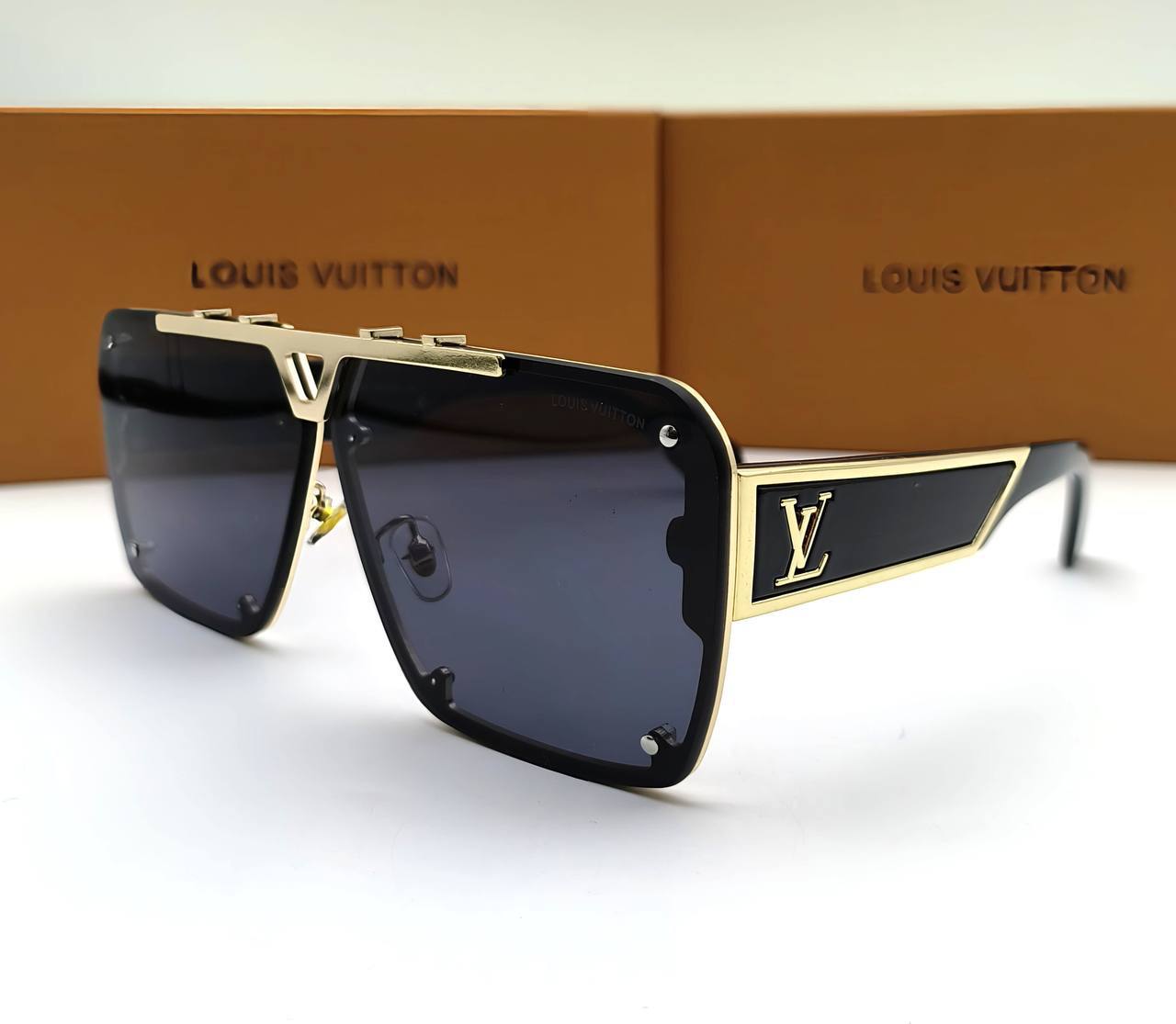 Louis Vuitton Cyclone Square Sunglasses Men's Women's in Black Reps Sale UK Best Quality Sale AAA Replica