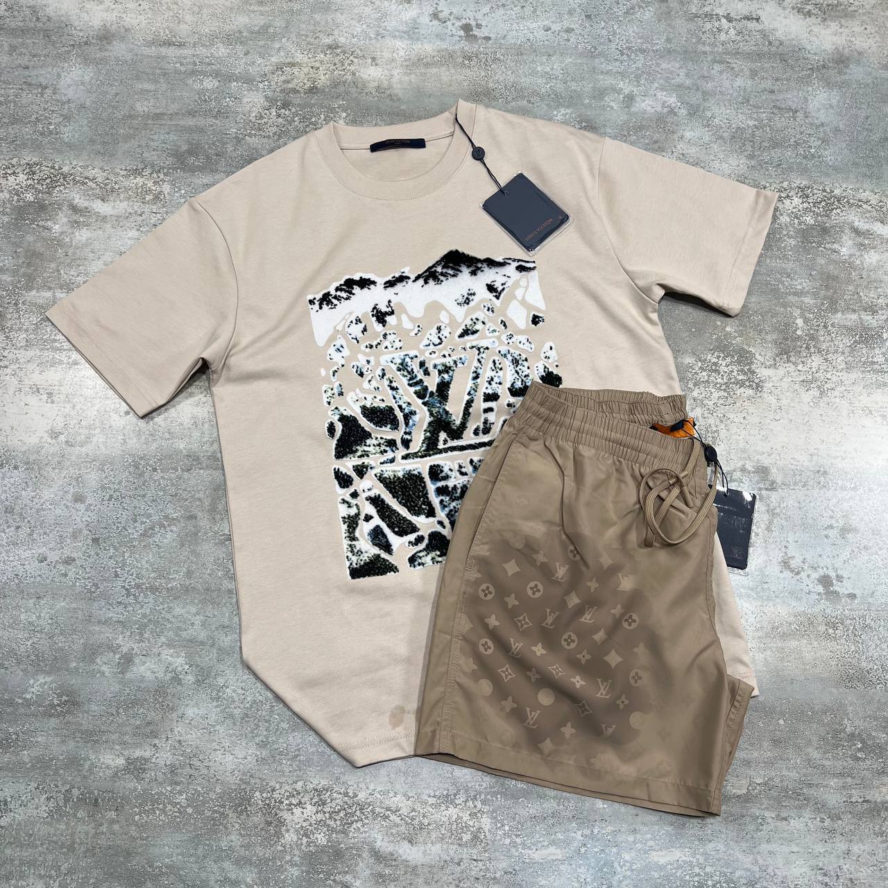 Louis Vuitton Velvet Jacquard Short-Sleeved T-Shirts & Shorts Set in Different Colors Men's Reps Sale UK Best Quality AAA Replica