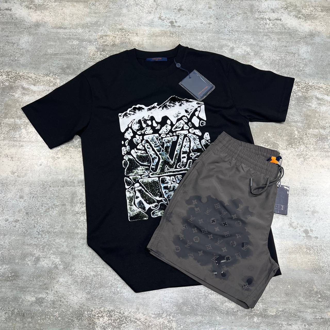Louis Vuitton Velvet Jacquard Short-Sleeved T-Shirts & Shorts Set in Different Colors Men's Reps Sale UK Best Quality AAA Replica
