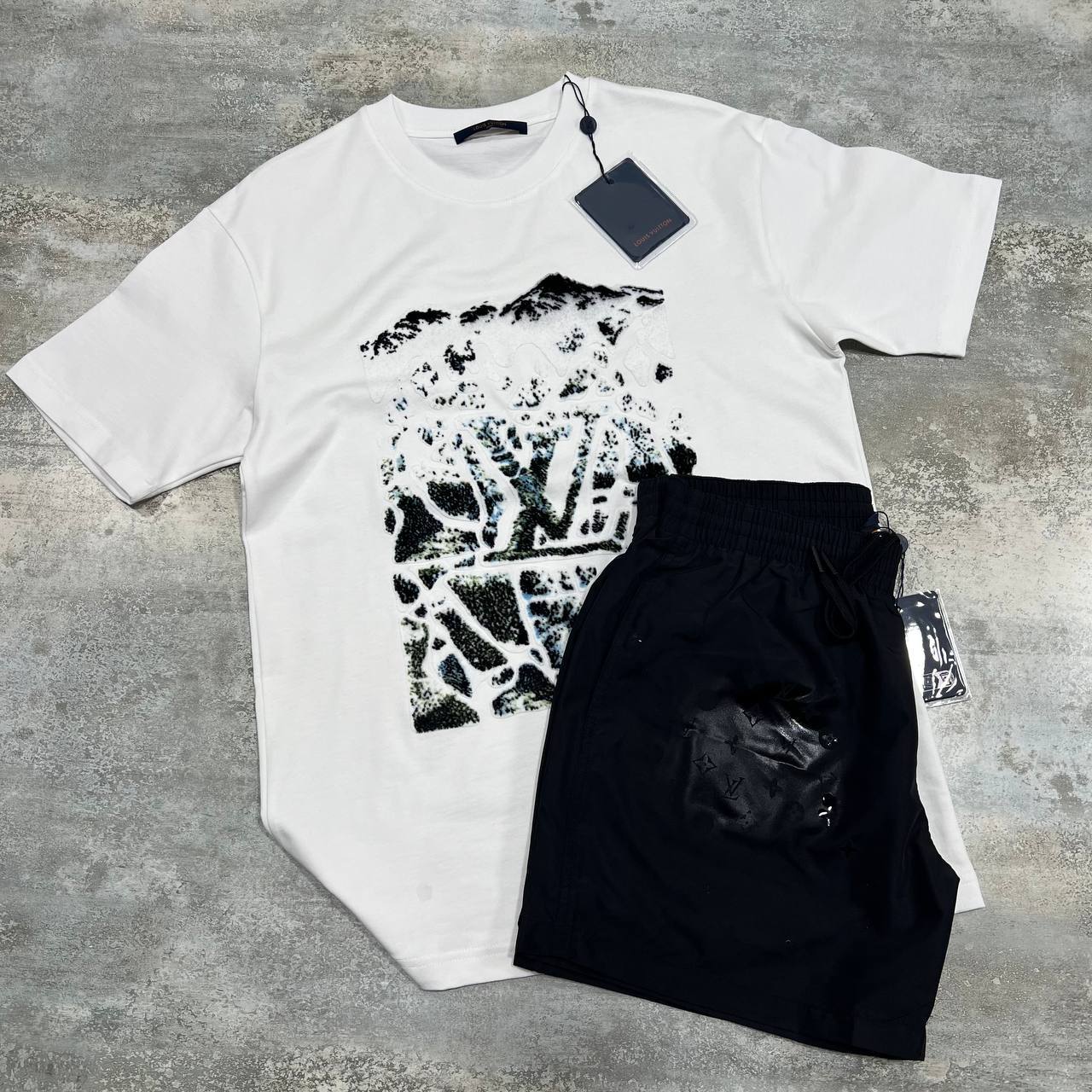 Louis Vuitton Velvet Jacquard Short-Sleeved T-Shirts & Shorts Set in Different Colors Men's Reps Sale UK Best Quality AAA Replica