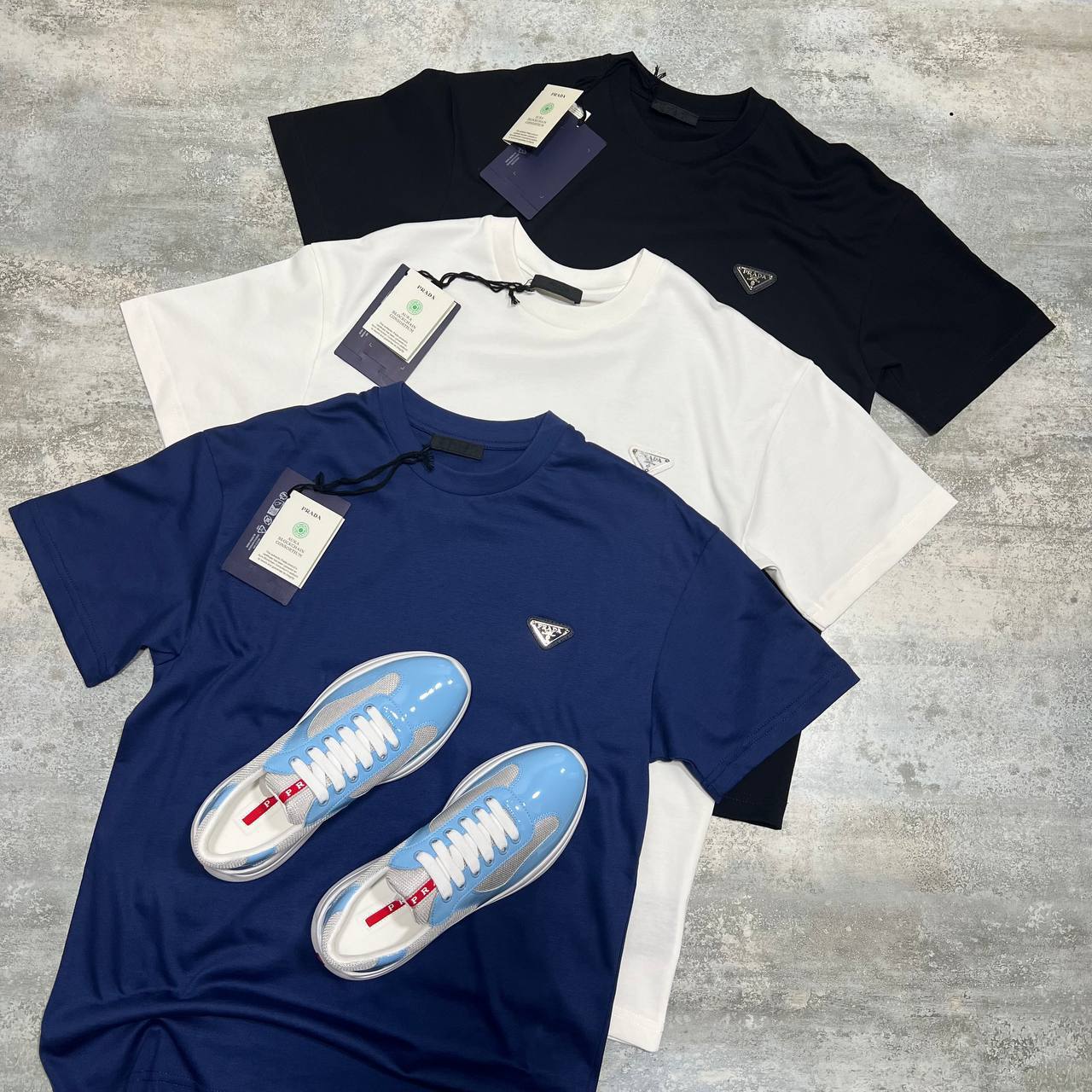 Prada Logo-Patch Crewneck T-Shirt Men's Women's in 2 Colors Reps UK Best Quality Sale AAA Replica
