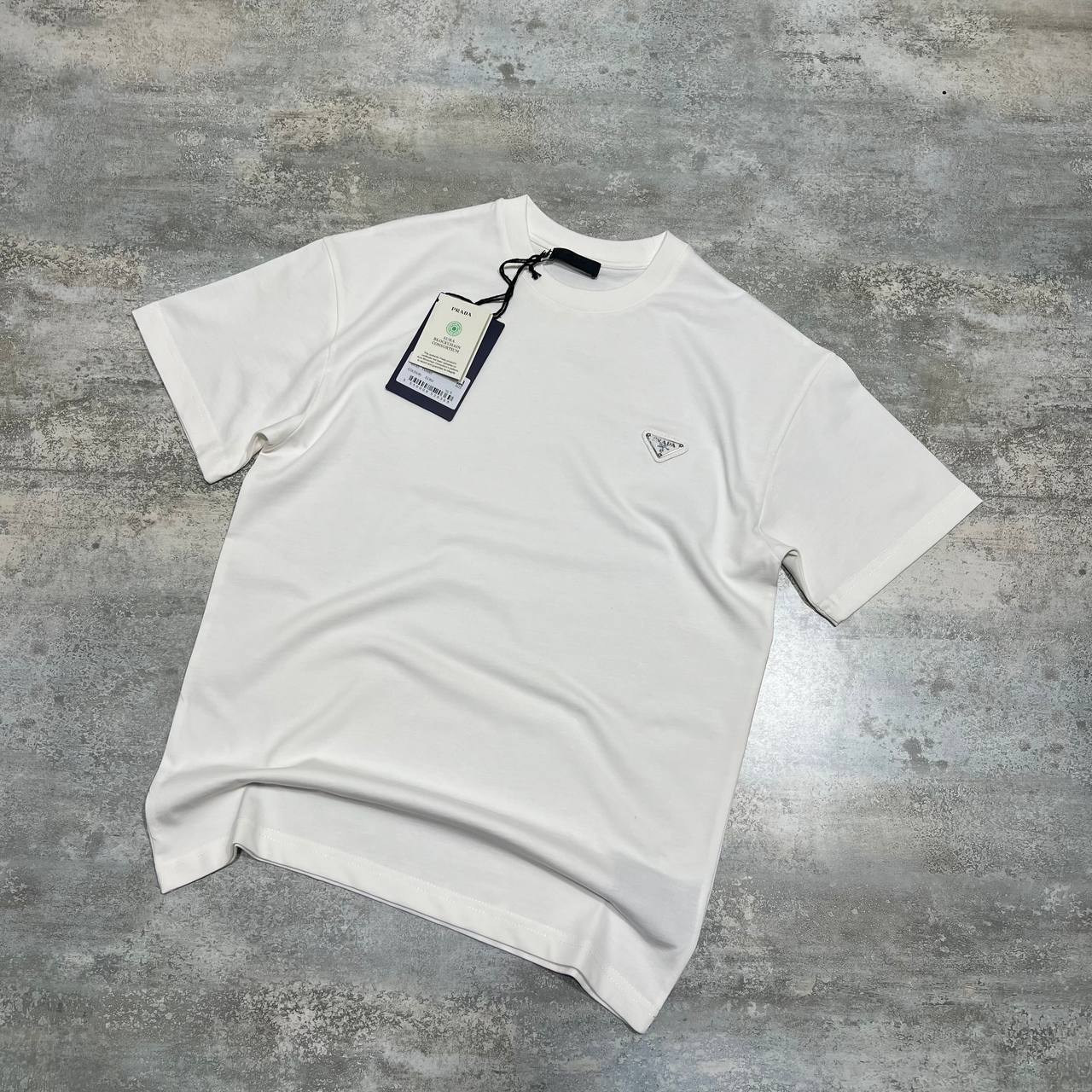 Prada Logo-Patch Crewneck T-Shirt Men's Women's in 2 Colors Reps UK Best Quality Sale AAA Replica