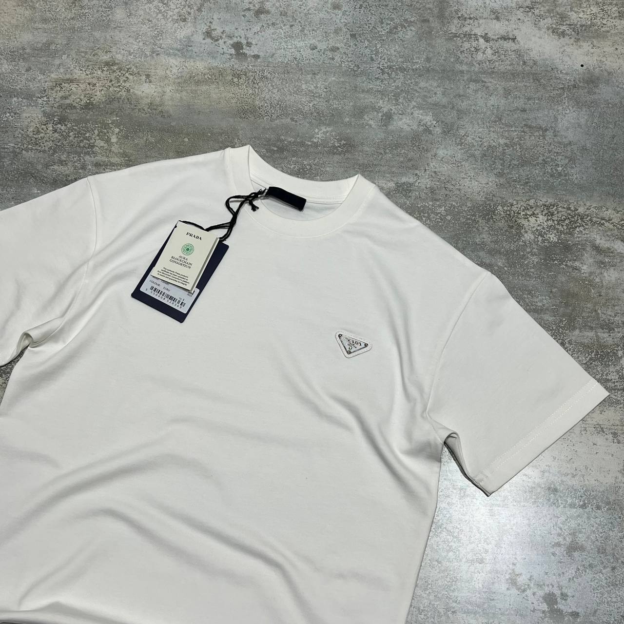 Prada Logo-Patch Crewneck T-Shirt Men's Women's in 2 Colors Reps UK Best Quality Sale AAA Replica