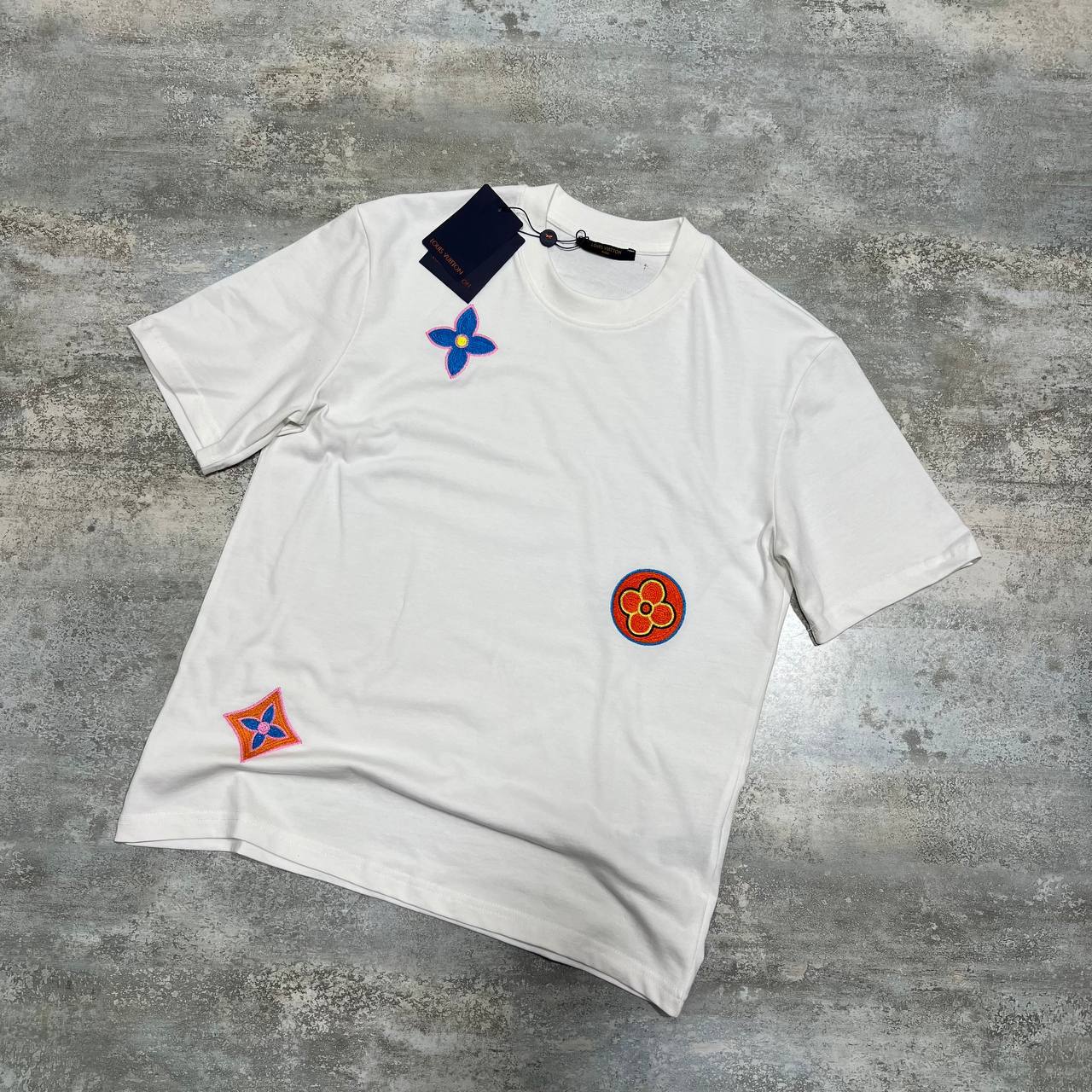 Louis Vuitton Monogram Flowers Patch T-Shirts in 2 Colors Men's Women's Reps Sale UK Best Quality AAA Replica