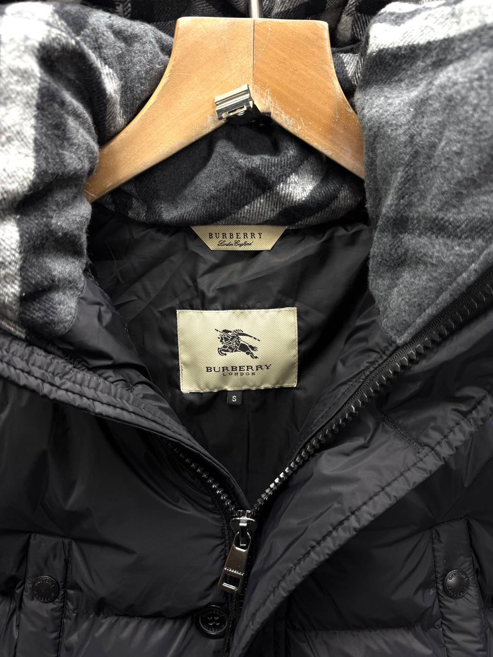 Burberry Hodded Puffer Jacket in Black Color Reps Sale UK Best Quality AAA Replica