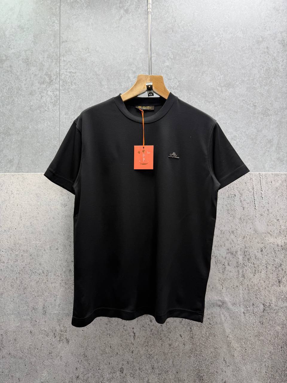 Loro Piana Logo Patch Men's Women's T-Shirts in Different Colors Reps Sale UK Best Quality AAA Replica