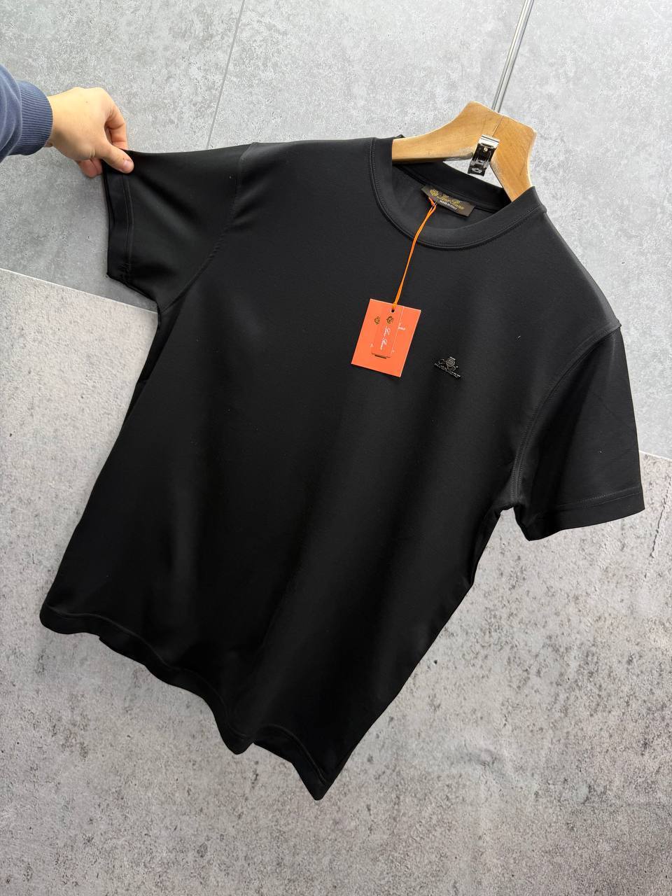 Loro Piana Logo Patch Men's Women's T-Shirts in Different Colors Reps Sale UK Best Quality AAA Replica