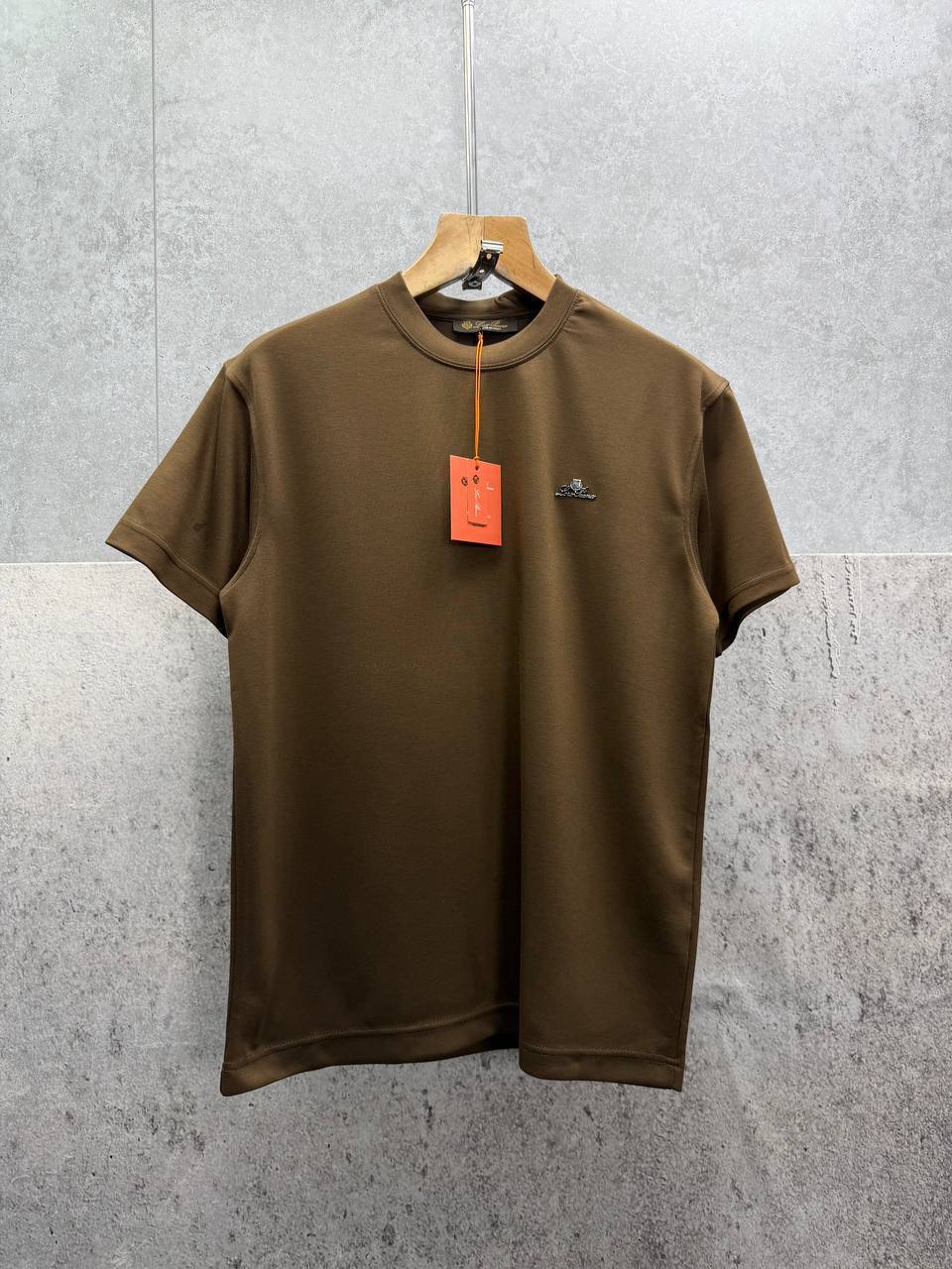 Loro Piana Logo Patch Men's Women's T-Shirts in Different Colors Reps Sale UK Best Quality AAA Replica