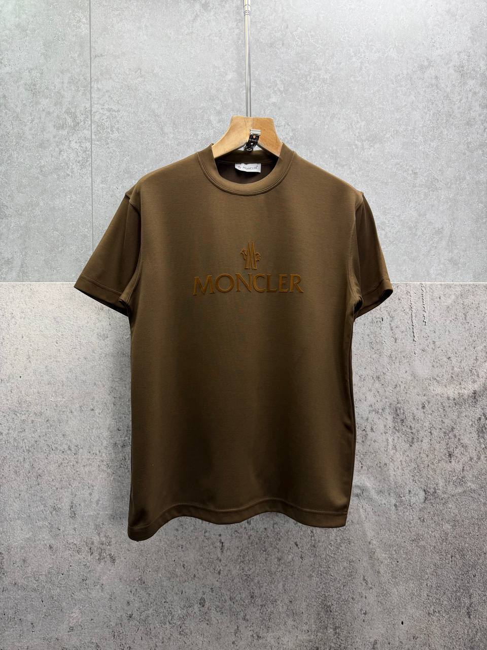 Moncler Logo Print T-Shirts Men's Women's in Different Colors Reps Sale UK Best Quality AAA Replica