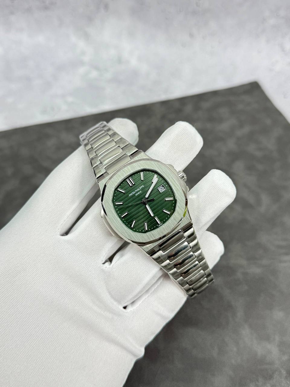 Patek Philippe Nautilus Self-Winding Olive Green Men's Watch Reps Sale UK Best Quality AAA Replica