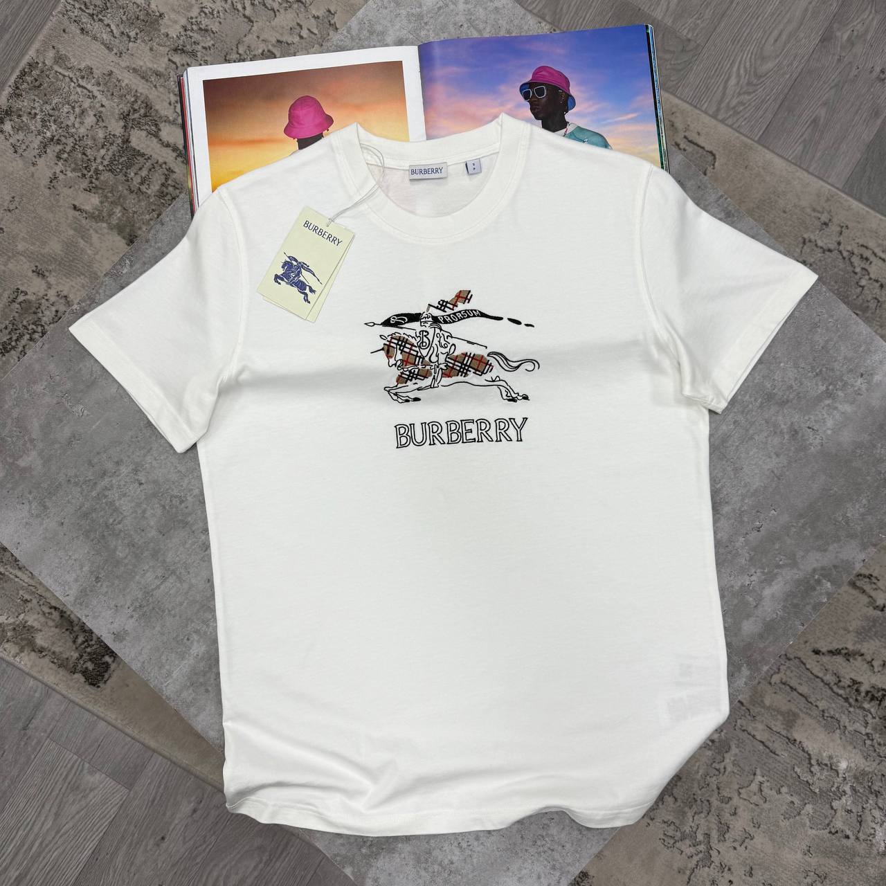 Burberry Equestrian Knight Sketch Men's Women's T-Shirts in 2 Colors Reps Sale UK Best Quality AAA Replica