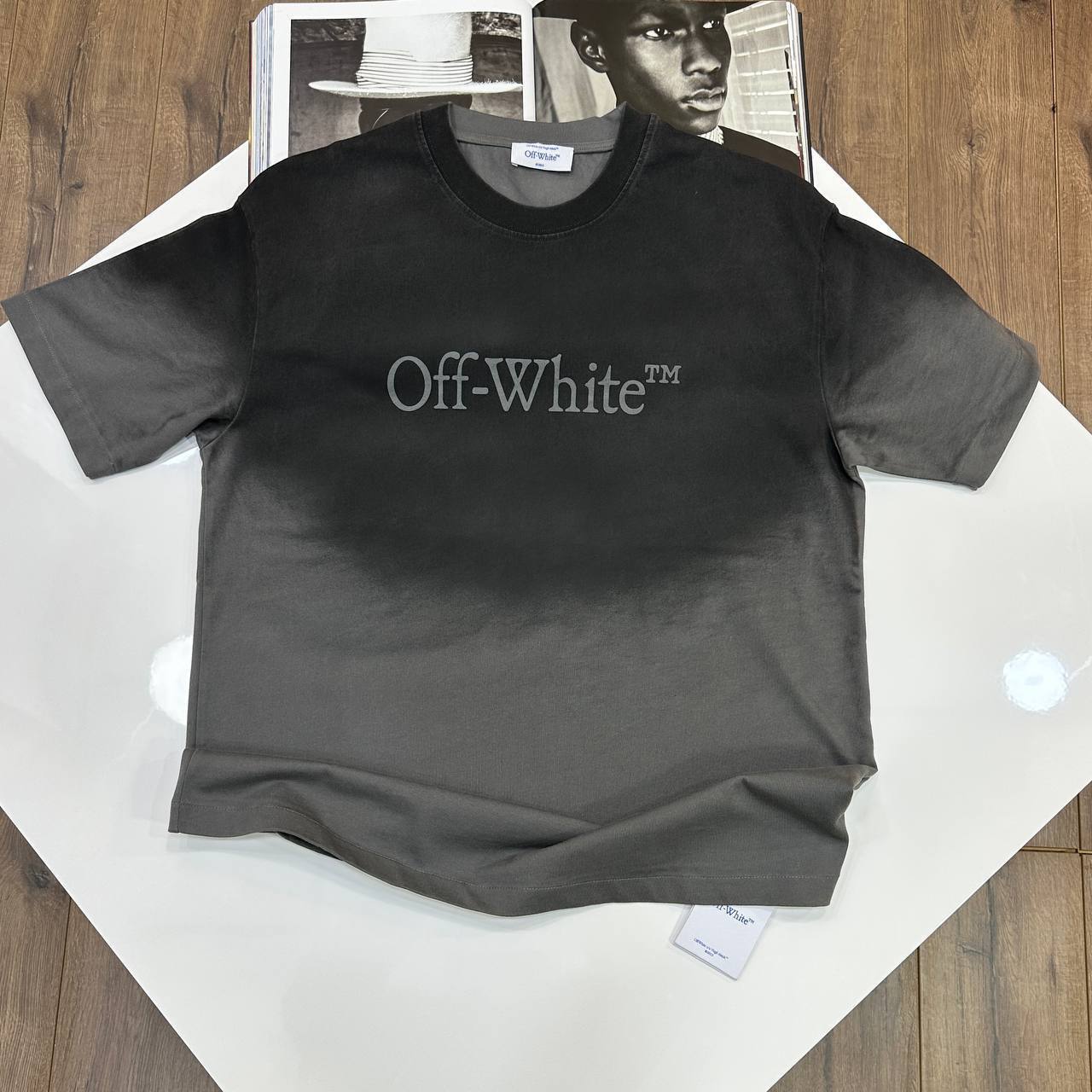 Off-White Gradient Effect Men's Women's T-Shirts in Different Colors Reps Sale UK Best Quality AAA Replica