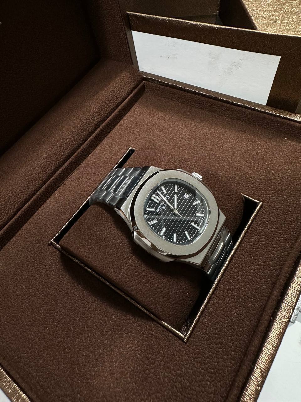 Patek Philippe Geneve Nautilus Series Wrist Watch Men's in Different Dial Colors UK Best Quality AAA Reps