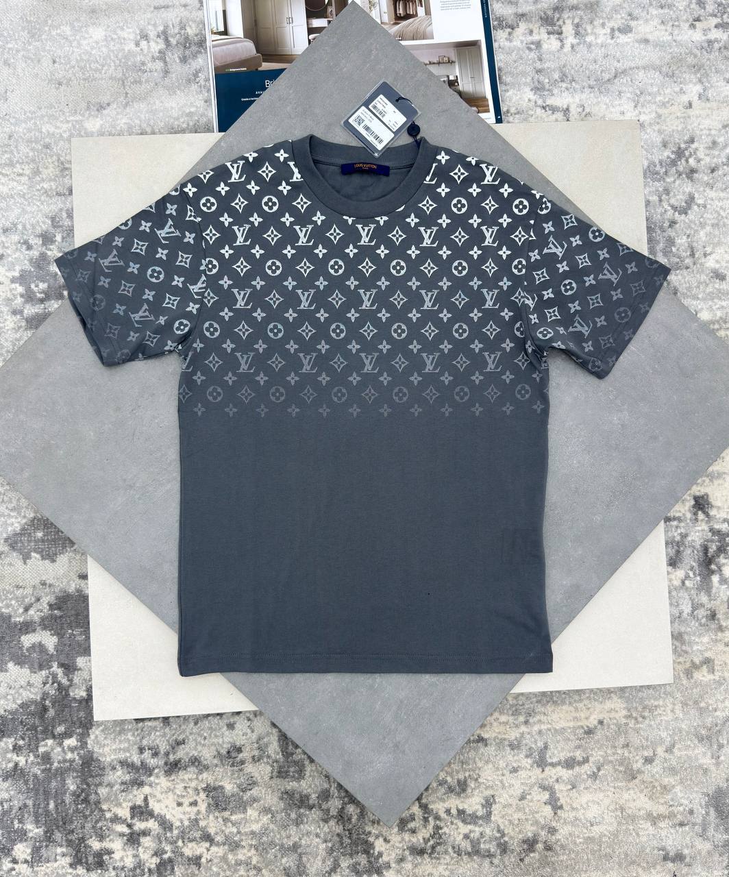 Louis Vuitton Monogram Gradient Short Sleeves T-Shirts Men's Women's in Grey Color Reps Sale UK Best Quality AAA Replica