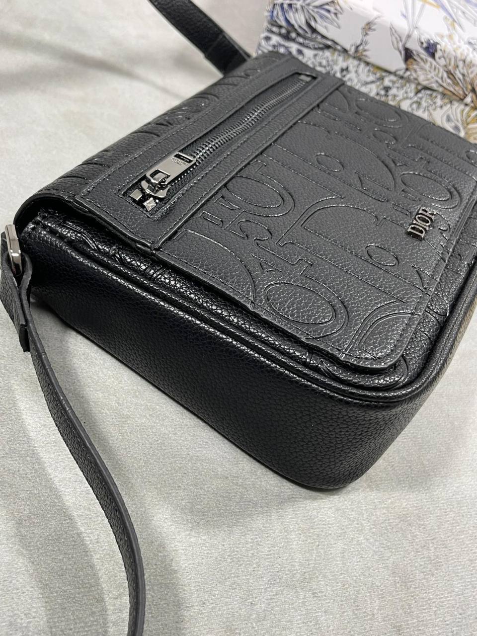 Dior Small Saddle Messenger Men's Bag with Flap in Black Color Reps Sale UK Best Quality AAA Replica
