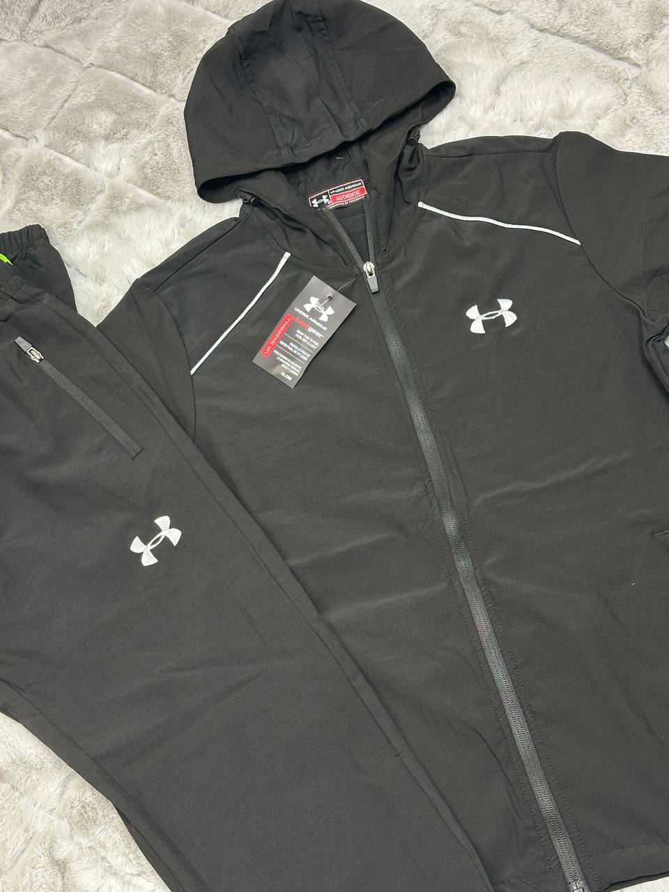 Under Armour Men's Hooded Tracksuit in Different Colors Reps Sale UK Best Quality AAA Replica