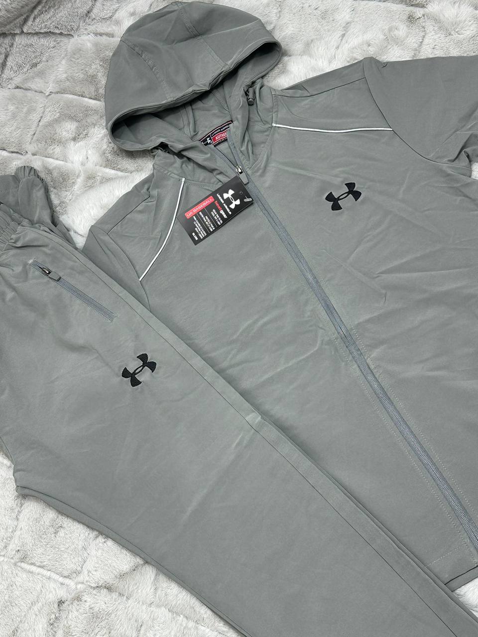 Under Armour Men's Hooded Tracksuit in Different Colors Reps Sale UK Best Quality AAA Replica