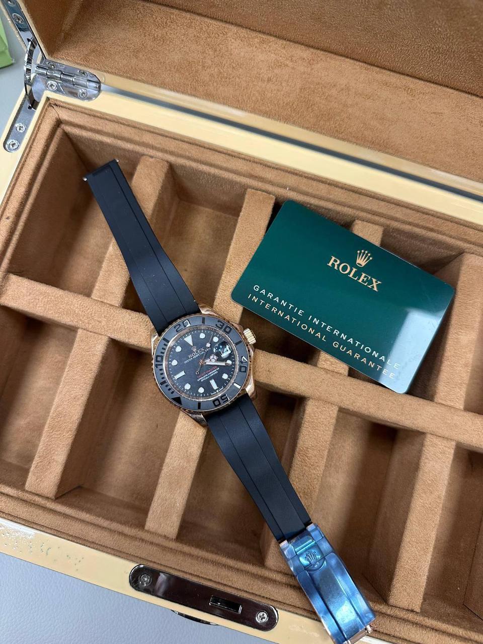 Rolex Yacht-Master 40 with Everose Gold Case Black Bezel & Oysterflex Rubber Strap Men's Watch UK Replica AAA Best Quality Reps