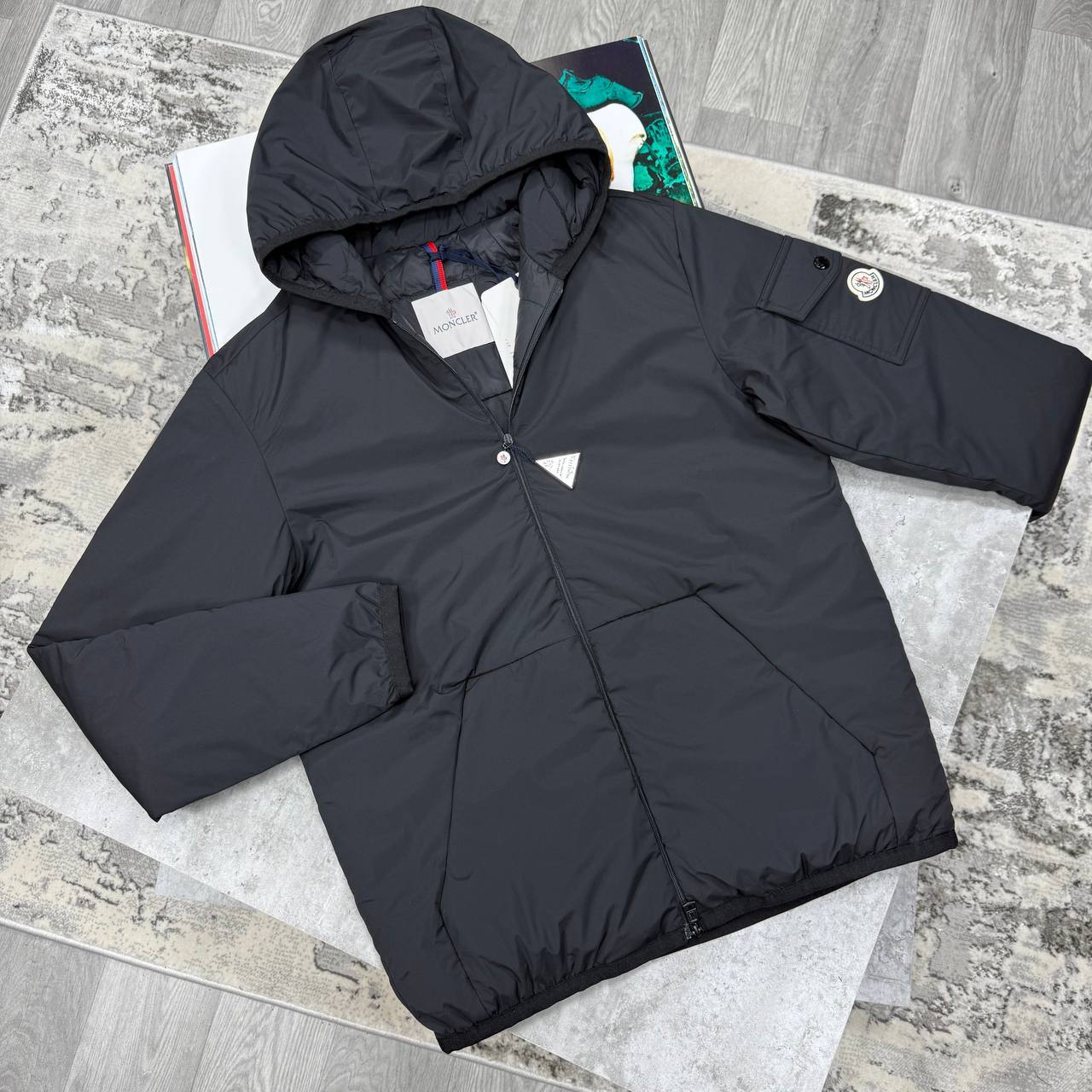 Moncler Monteynard Down Puffer Jackets Men's Women's in Different Colors Reps UK Sale Best Quality AAA Replica