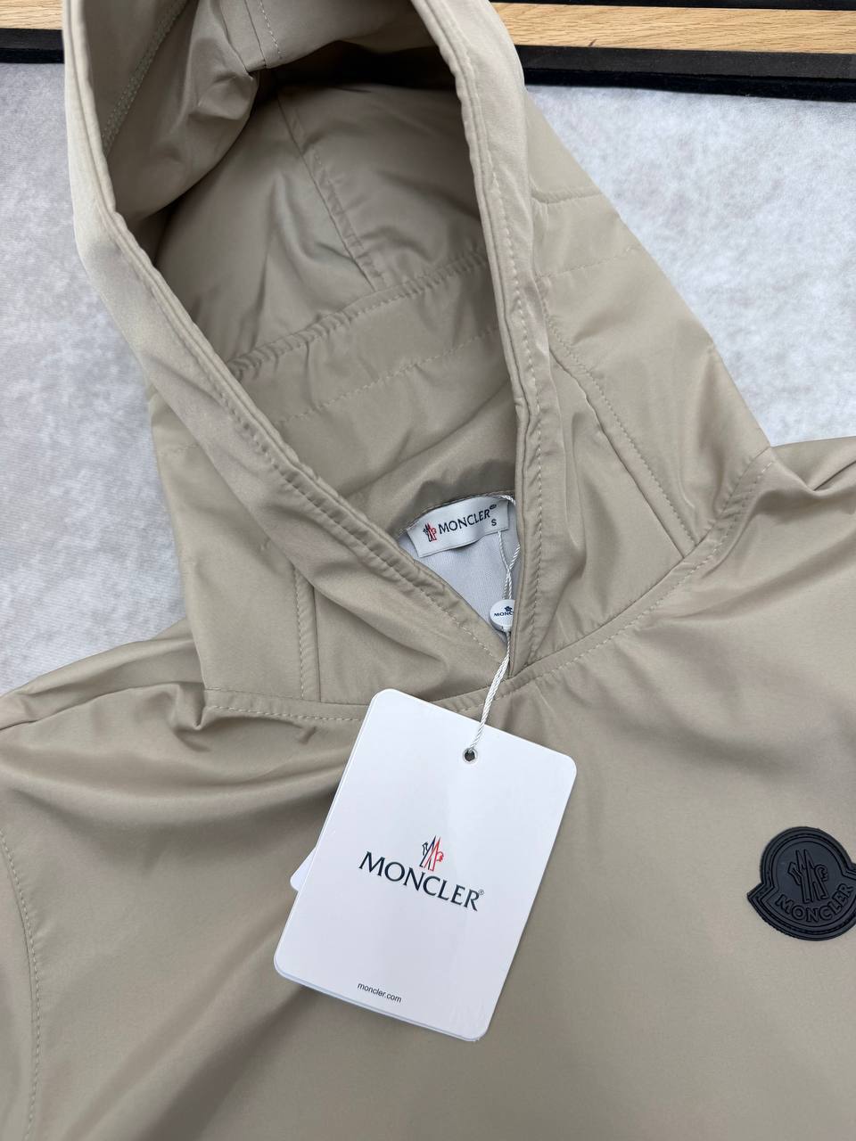 Moncler Escalle Hooded Anorak Jackets Men's Women's in 2 Colors Reps UK Sale Best Quality AAA Replica