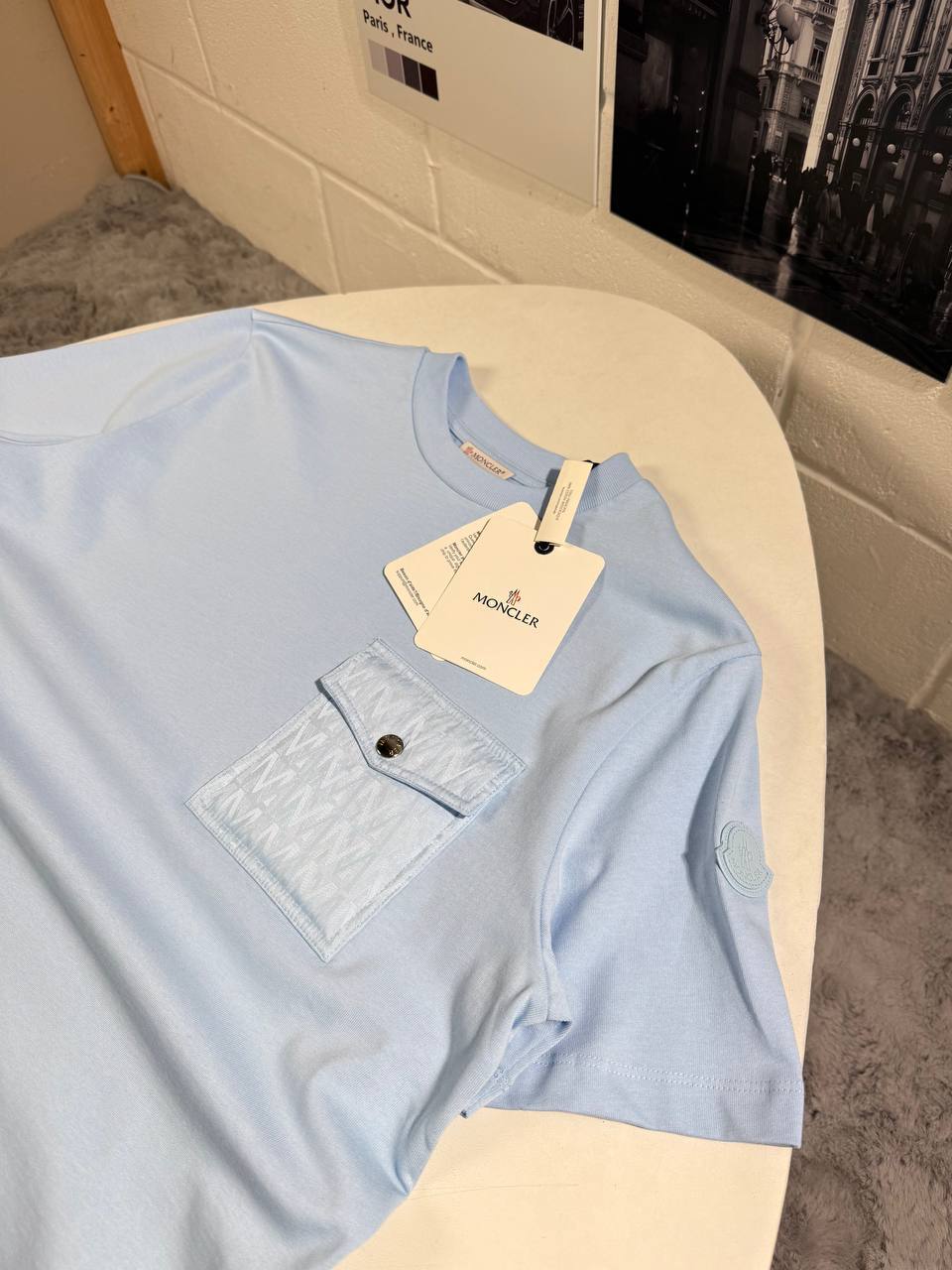 Moncler Monogram Pocket Logo T-Shirt Men's Women's in Different Colors Reps Sale UK Best Quality Replica