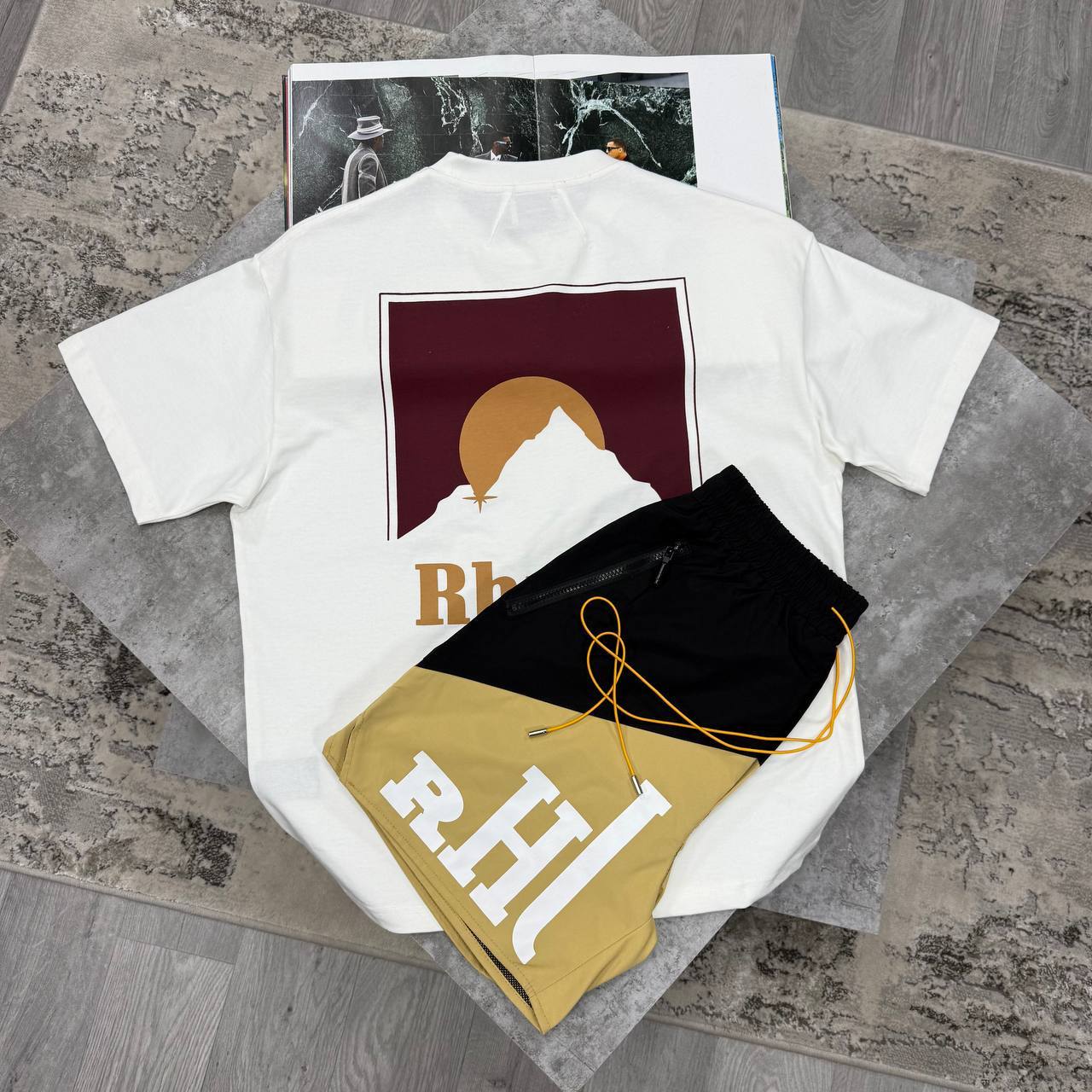 Rhude Moonlight Logo Designer Short-Sleeved T-Shirts & Shorts Set in Different Colors Men's Reps Sale UK Best Quality AAA Replica