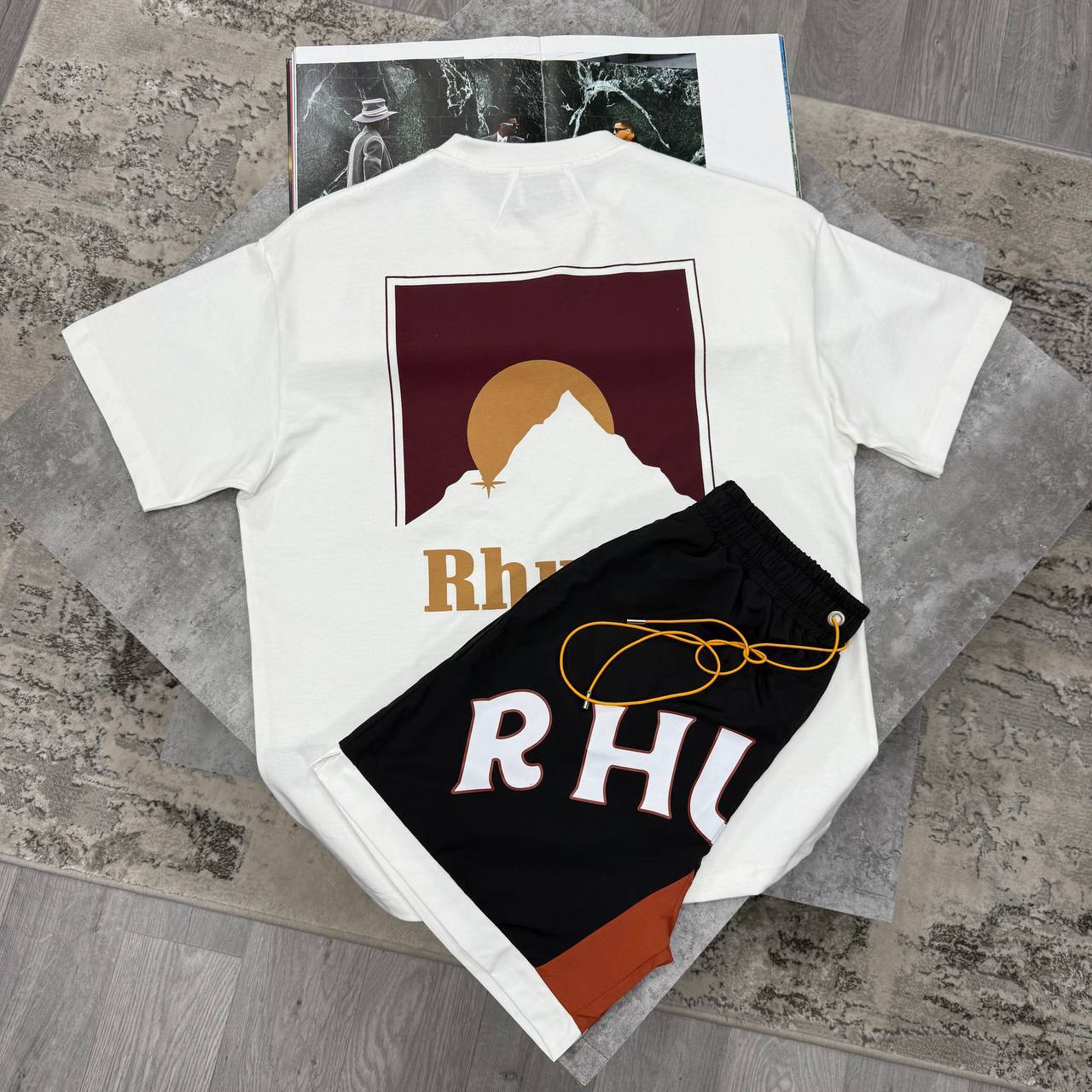 Rhude Moonlight Designer Short-Sleeve T-Shirts & Shorts Set in Different Colors Men's Reps Sale UK Best Quality AAA Replica