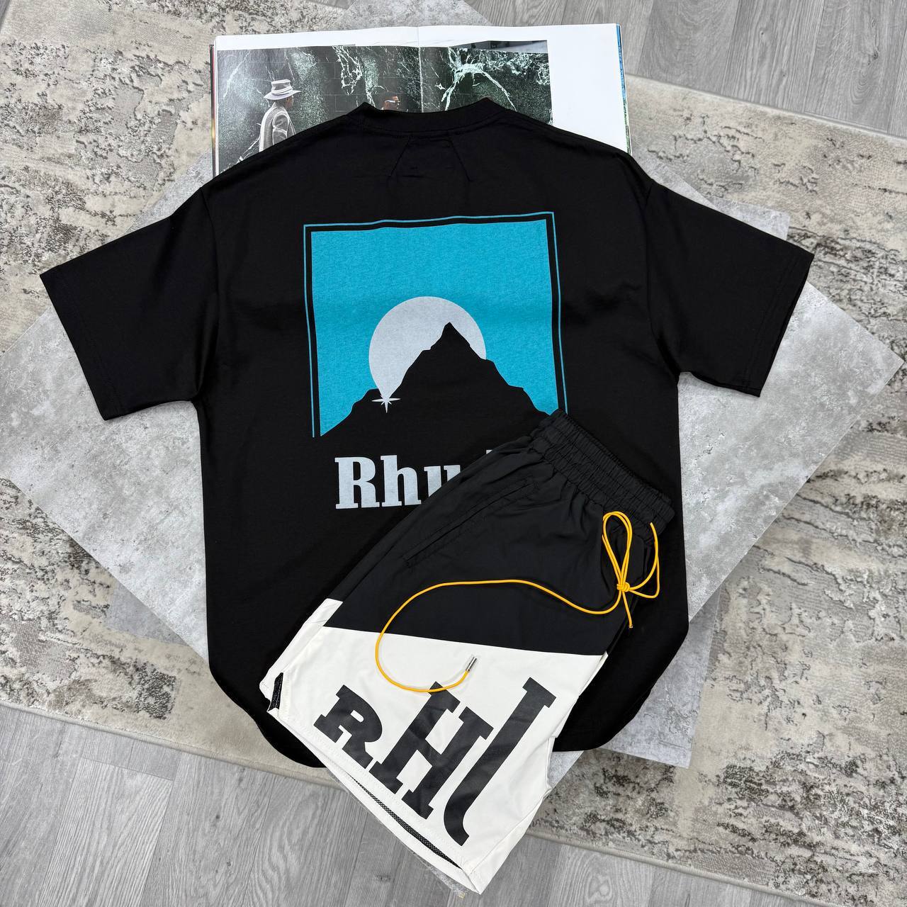Rhude Moonlight Logo Designer Short-Sleeved T-Shirts & Shorts Set in Different Colors Men's Reps Sale UK Best Quality AAA Replica