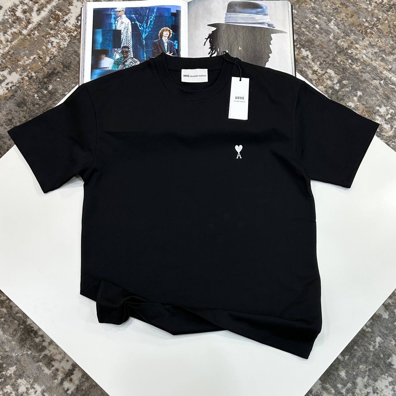 Ami Paris Ami de Coeur Logo Short Sleeves T-Shirts Men's Women's in Different Colors Reps Sale UK Best Quality AAA Replica