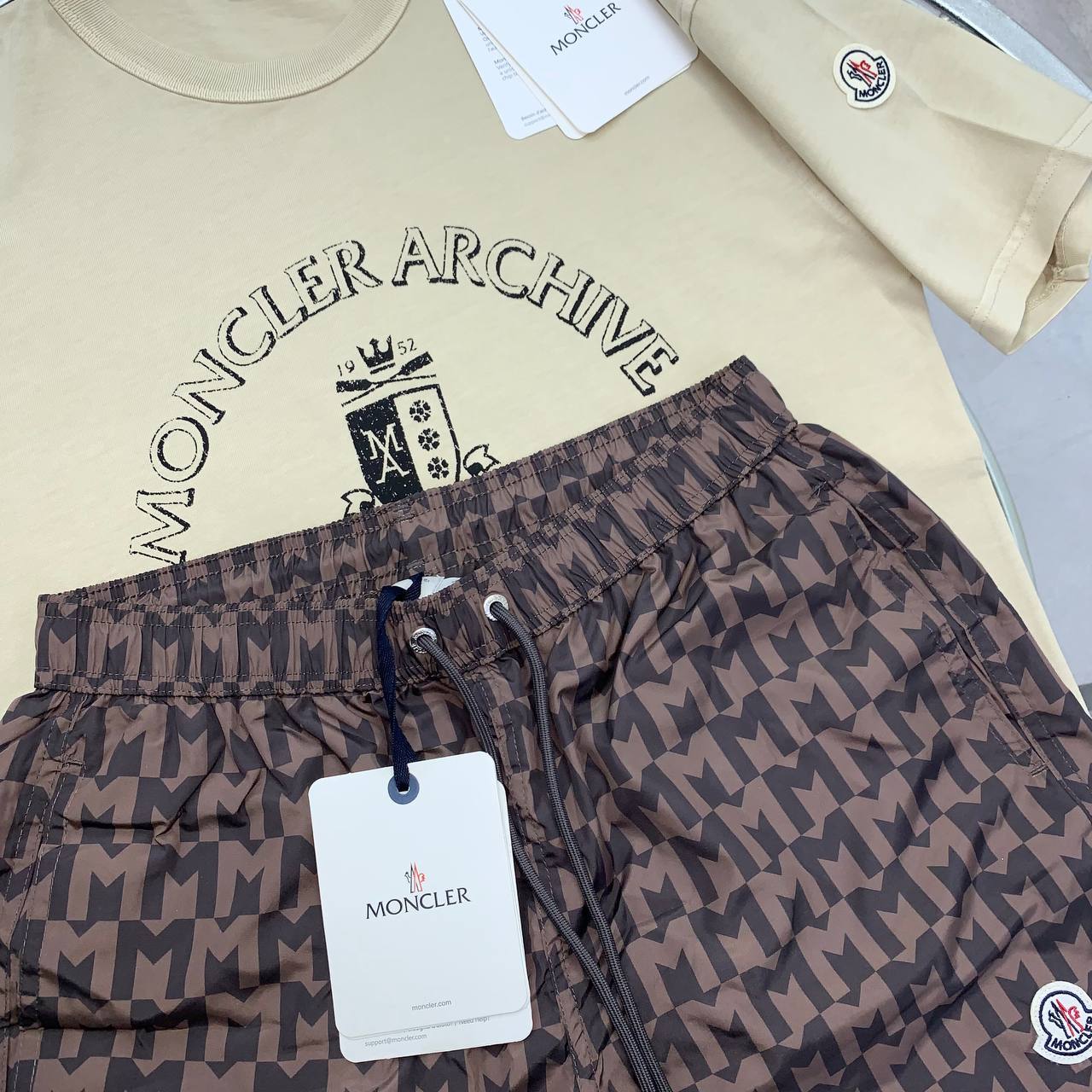 Moncler 1952 Archive Crest Graphic T-Shirts & Shorts Set Men's in Different Colors Reps UK Best Quality Sale AAA Replica