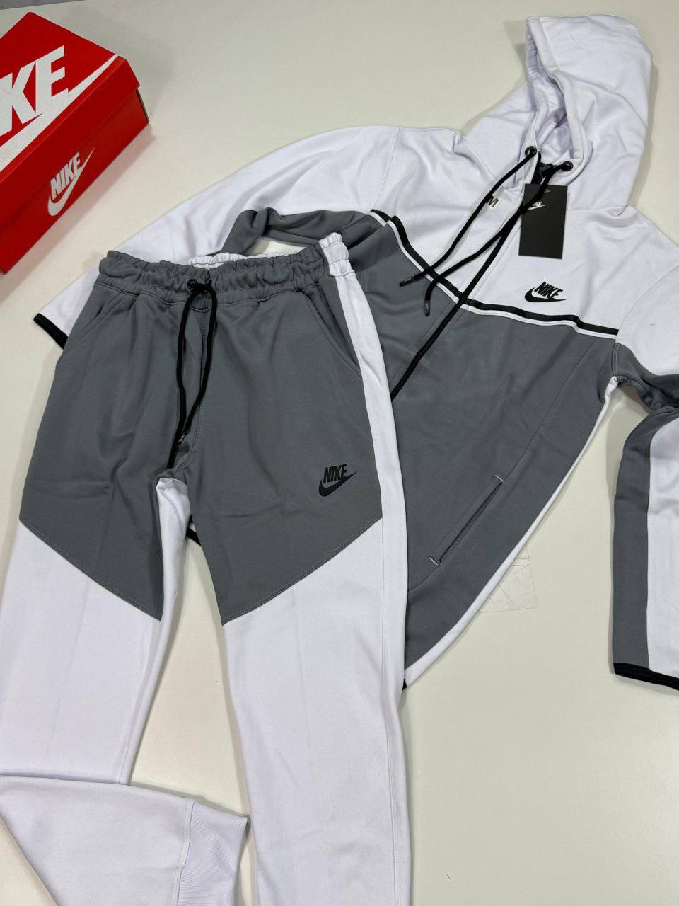 Nike Tech Fleece Signature Tracksuit Men's in White/Grey Color Reps Sale UK Best Quality AAA Replica