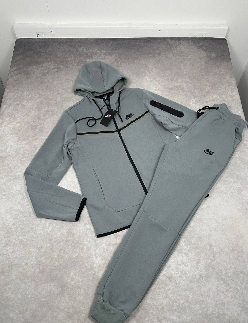 Nike Tech Fleece Windrunner Tracksuit Men's in Different Colors Reps Sale UK Best Quality Sale AAA Replica