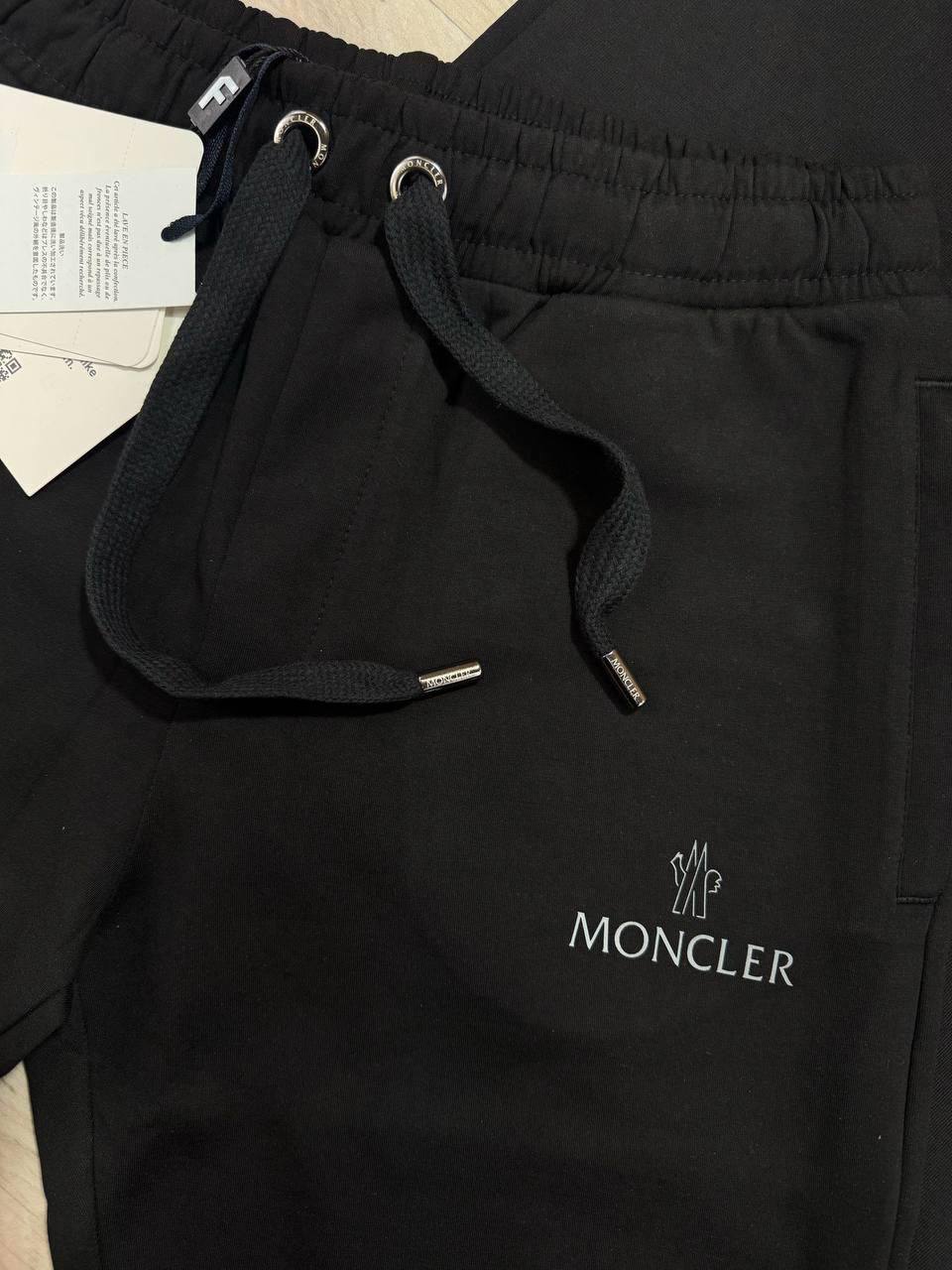 Moncler Vertical Logo Lettering T-Shirts & Shorts Set Men's in Different Colors Reps UK Best Quality Sale AAA Replica