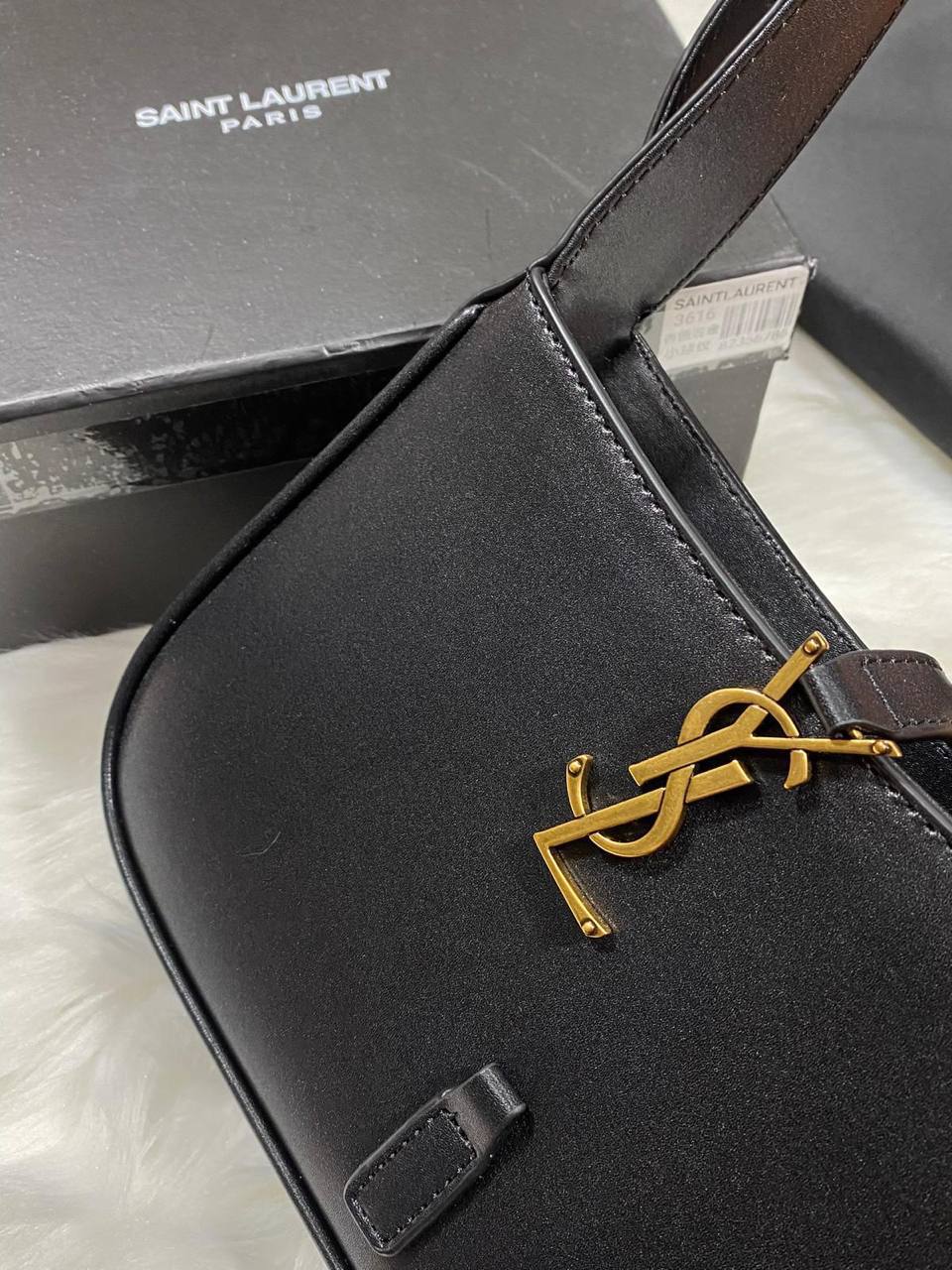 Saint Laurent Le 5 à 7 Hobo Bag Women's Bag in Black Color Reps Sale UK Best Quality AAA Replica