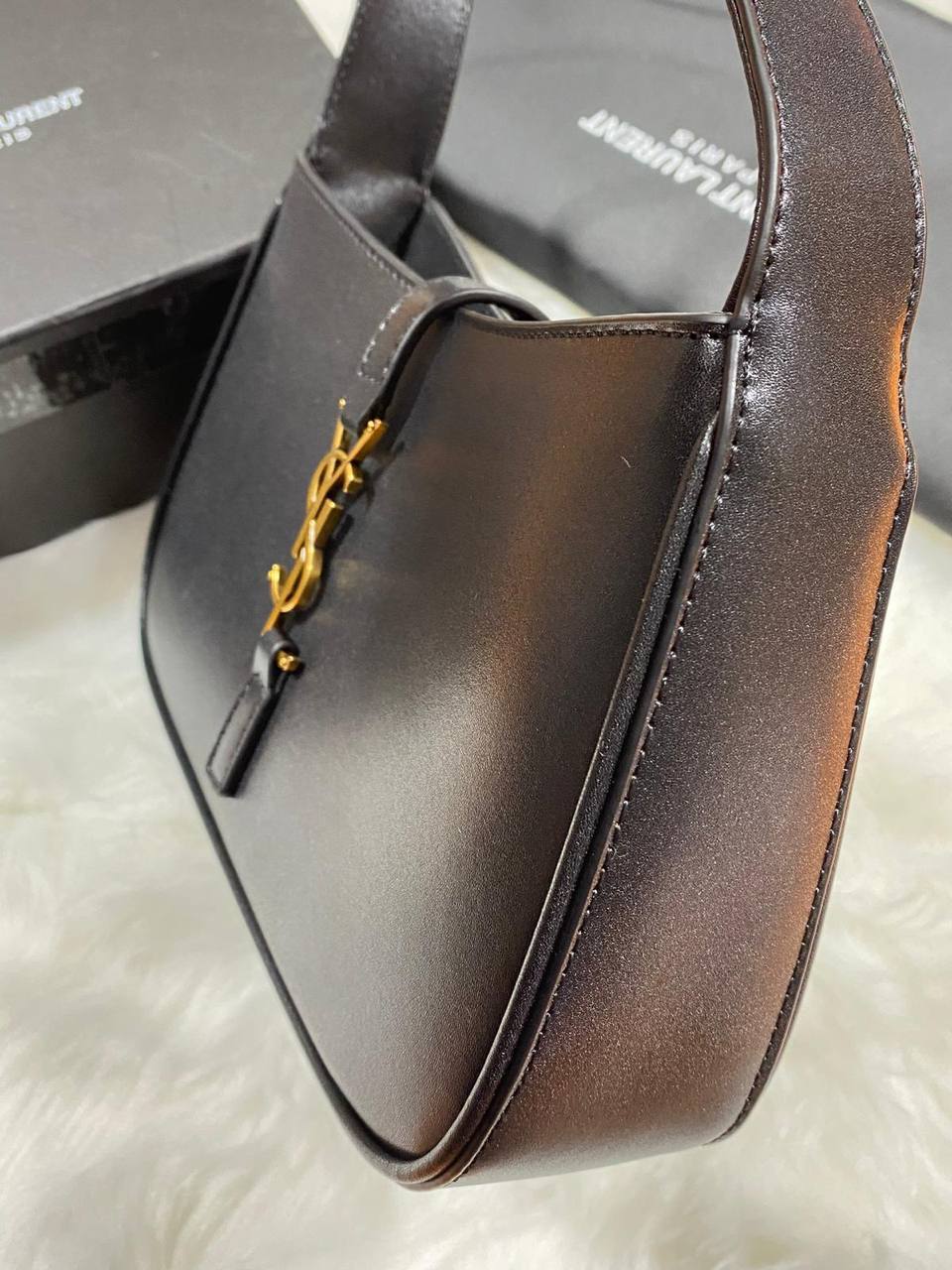 Saint Laurent Le 5 à 7 Hobo Bag Women's Bag in Black Color Reps Sale UK Best Quality AAA Replica