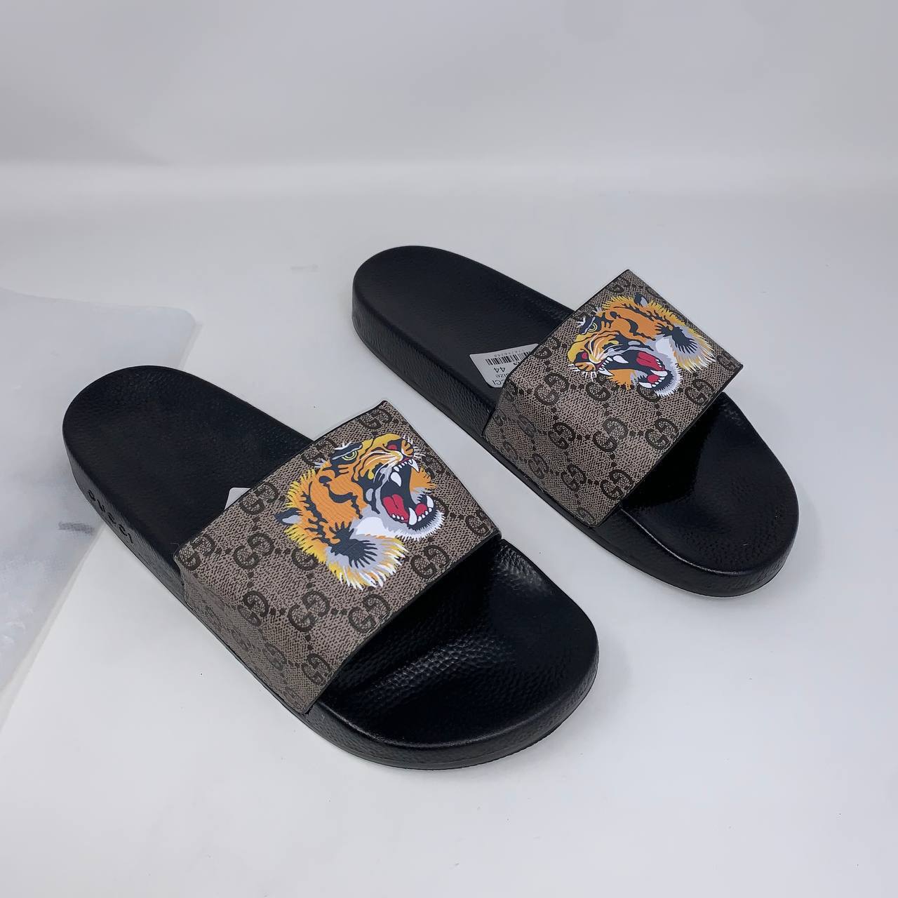 Gucci GG Supreme Tiger Pursuit Sliders Men's Reps Sale UK Best Quality AAA Replica