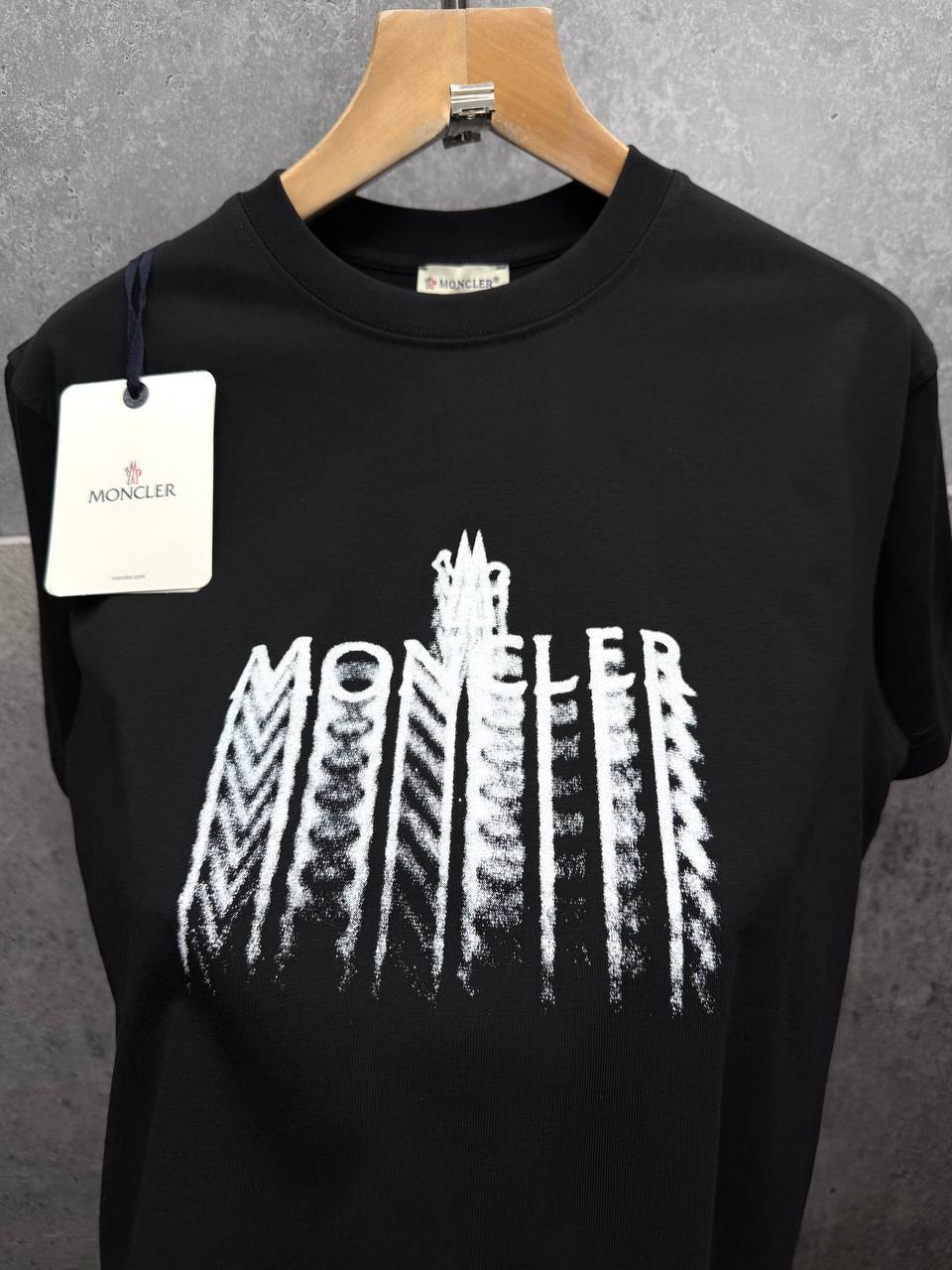 Moncler Faded Logo Cotton T-Shirt Men's Women's in Different Colors Reps UK Best Quality Sale AAA Replica