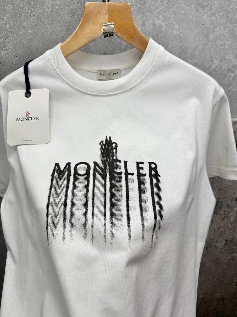 Moncler Faded Logo Cotton T-Shirt Men's Women's in Different Colors Reps UK Best Quality Sale AAA Replica