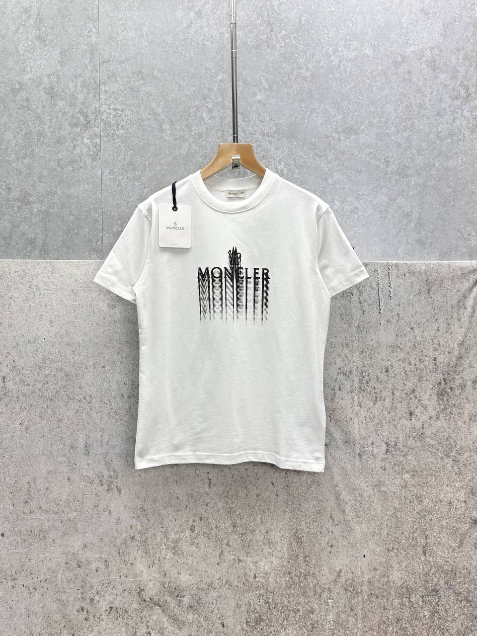 Moncler Faded Logo Cotton T-Shirt Men's Women's in Different Colors Reps UK Best Quality Sale AAA Replica