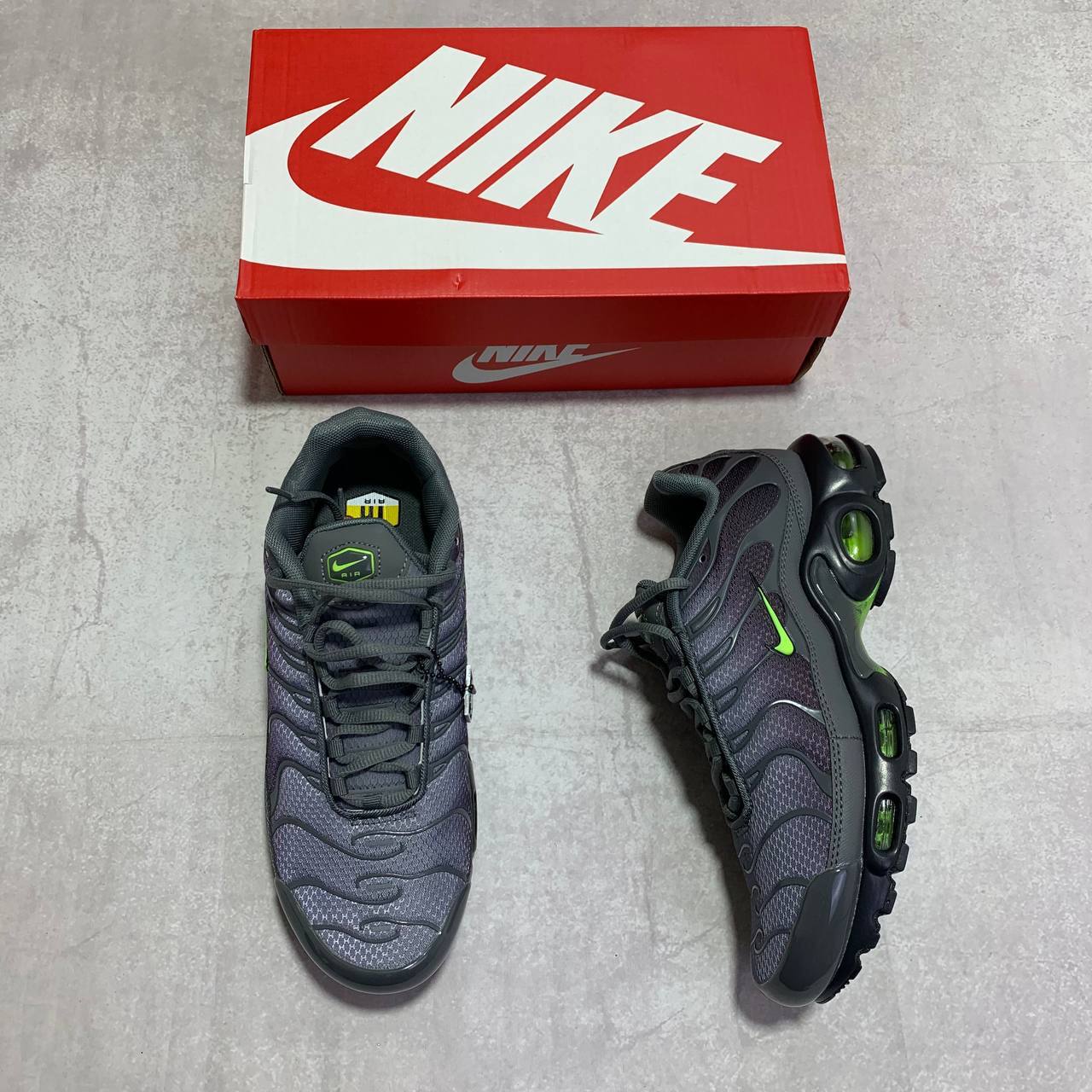Nike TN Air Max Plus "Smoke Grey/Volt" DM0032-026 Men's Trainers Reps Sale UK Best Quality AAA Replica