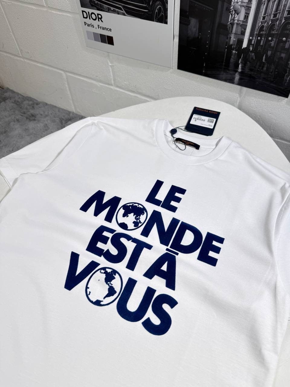 Louis Vuitton Graphic Logo Short Sleeves T-Shirts Men's Women's in 2 Colors Reps Sale UK Best Quality AAA Replica